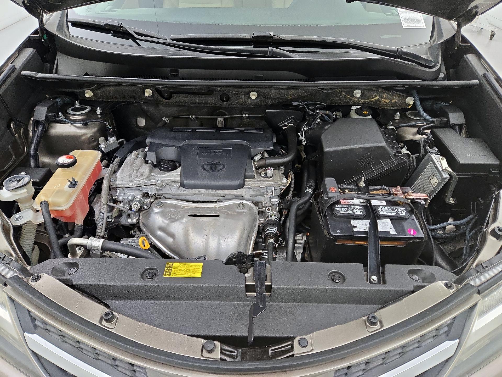 Thumbnail: 2015 Toyota RAV4 - 20