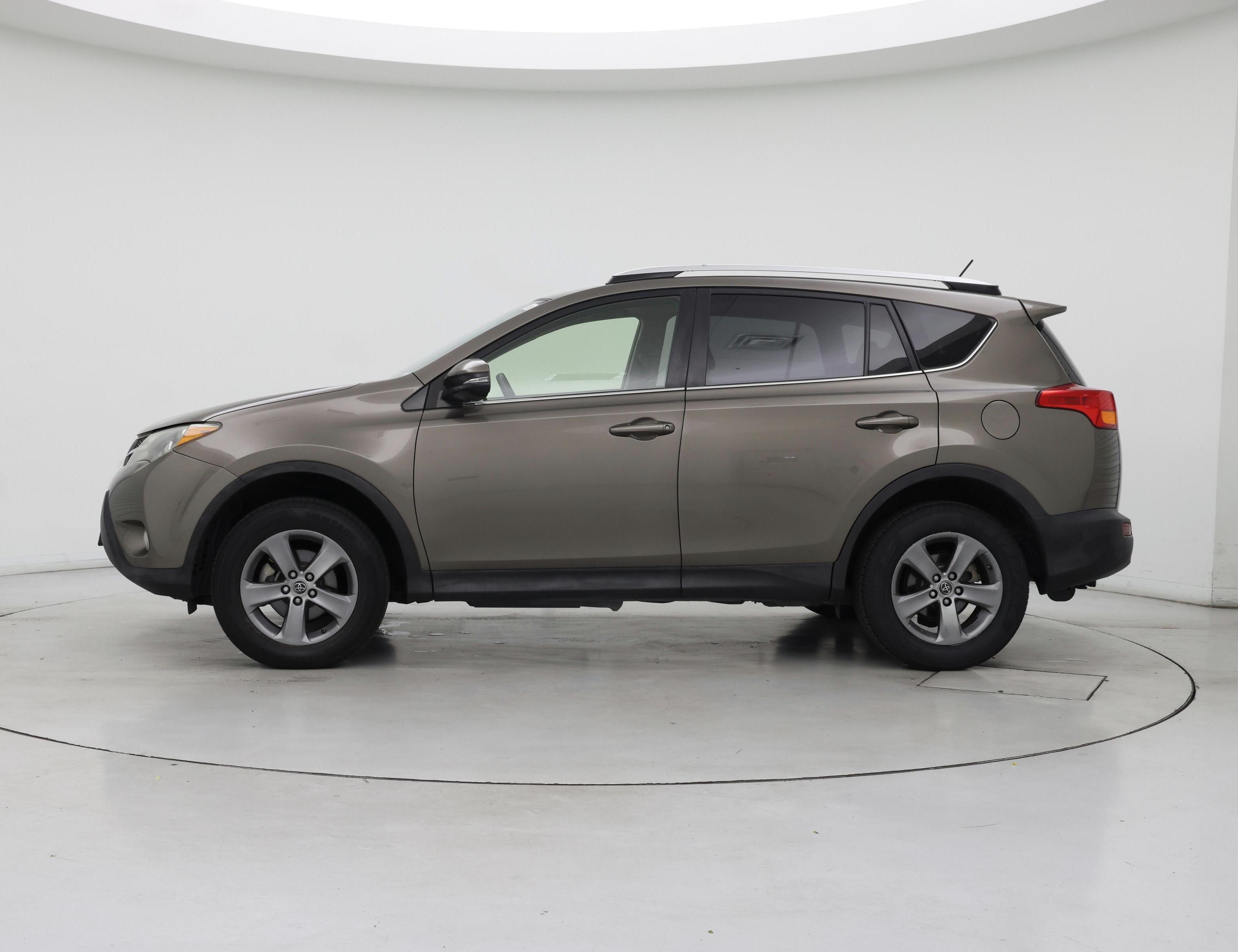 Thumbnail: 2015 Toyota RAV4 - 3