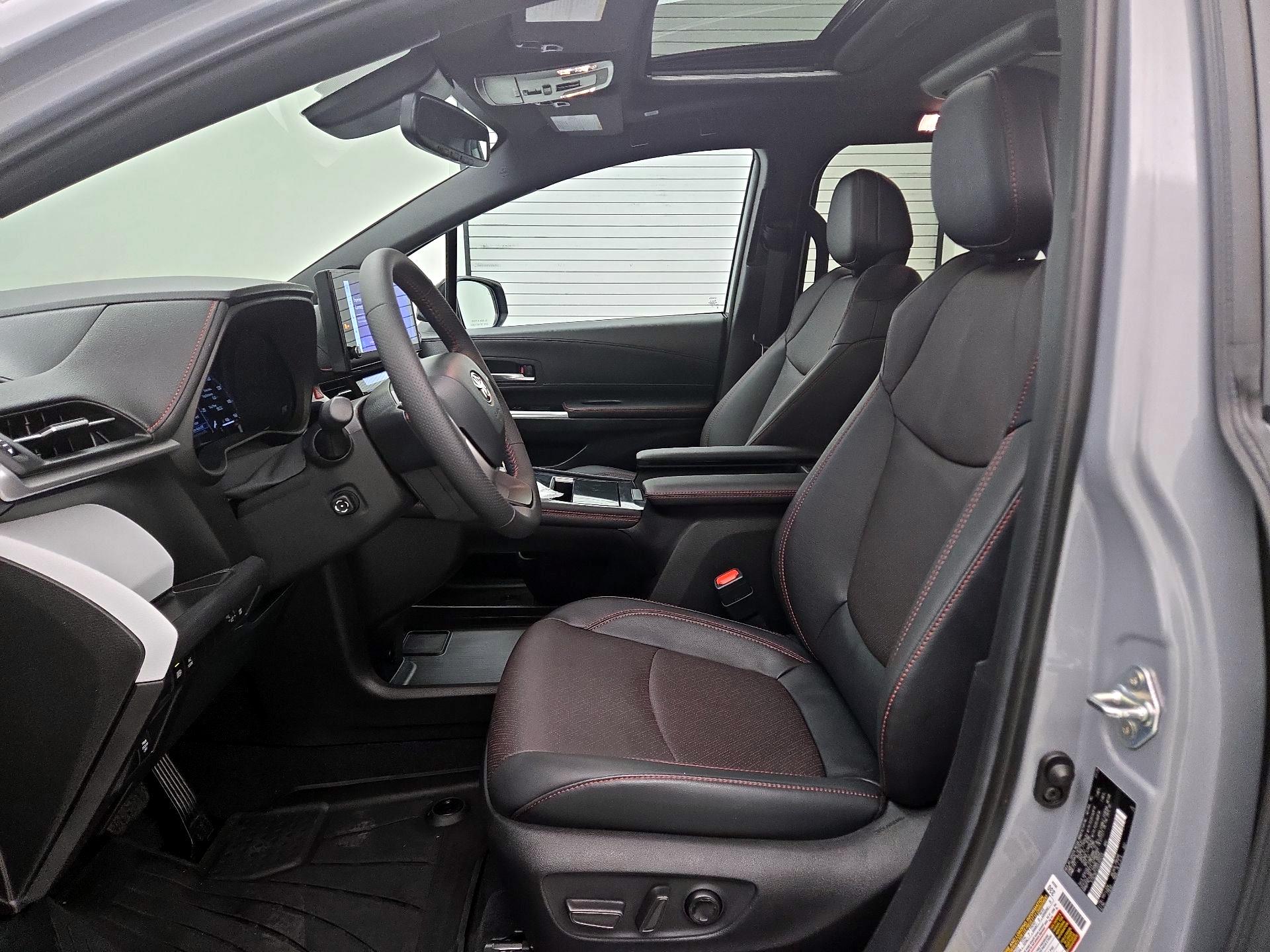 Thumbnail: 2025 Toyota Sienna - 11