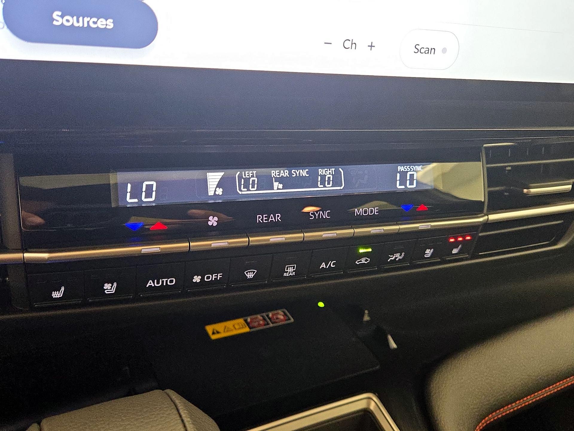 Thumbnail: 2025 Toyota Sienna - 17