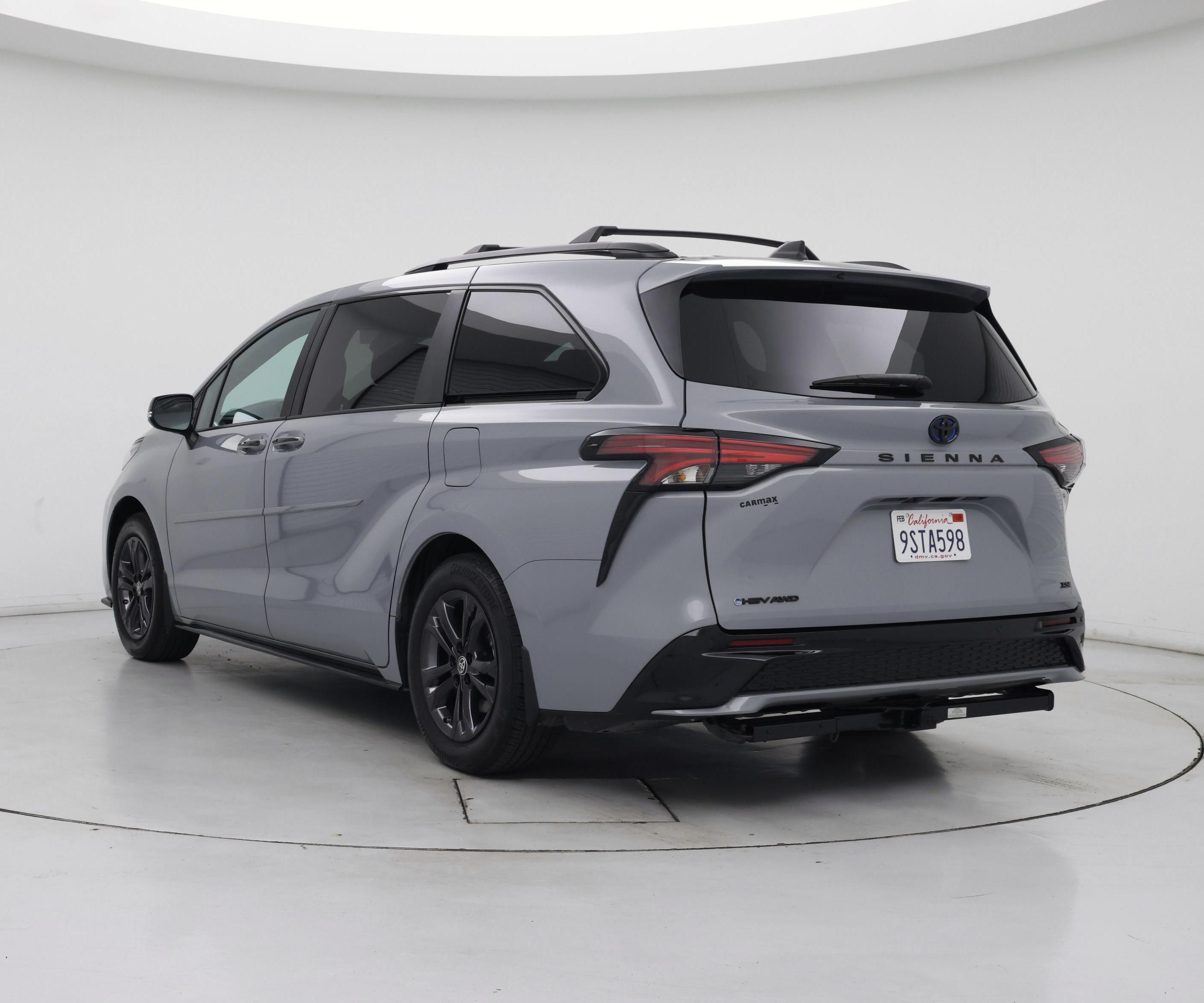 Thumbnail: 2025 Toyota Sienna - 2