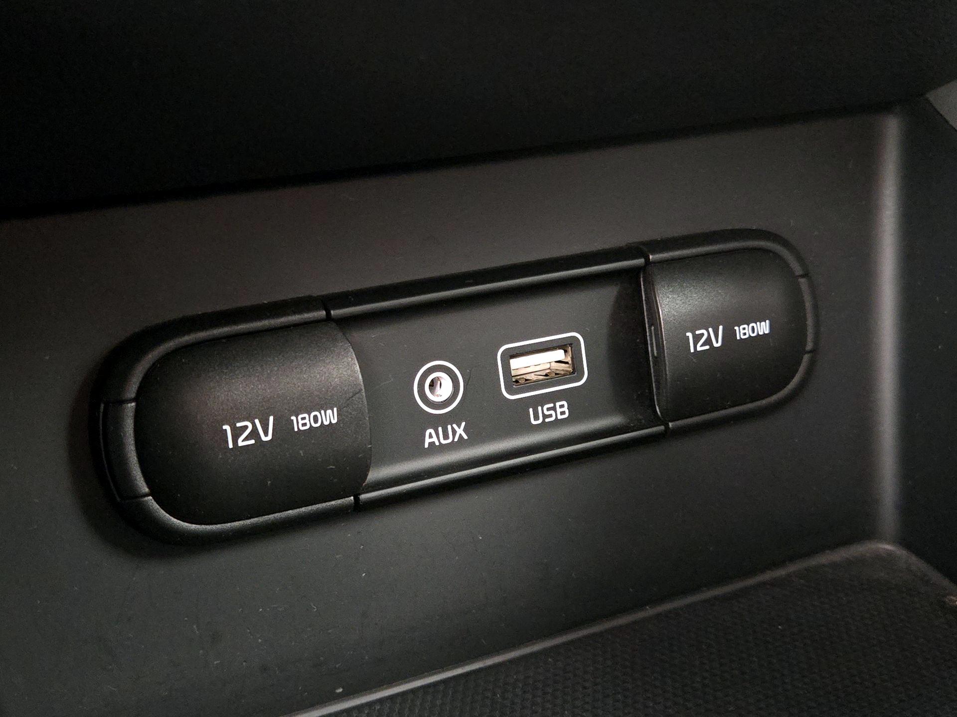 Thumbnail: 2019 Kia Niro - 18