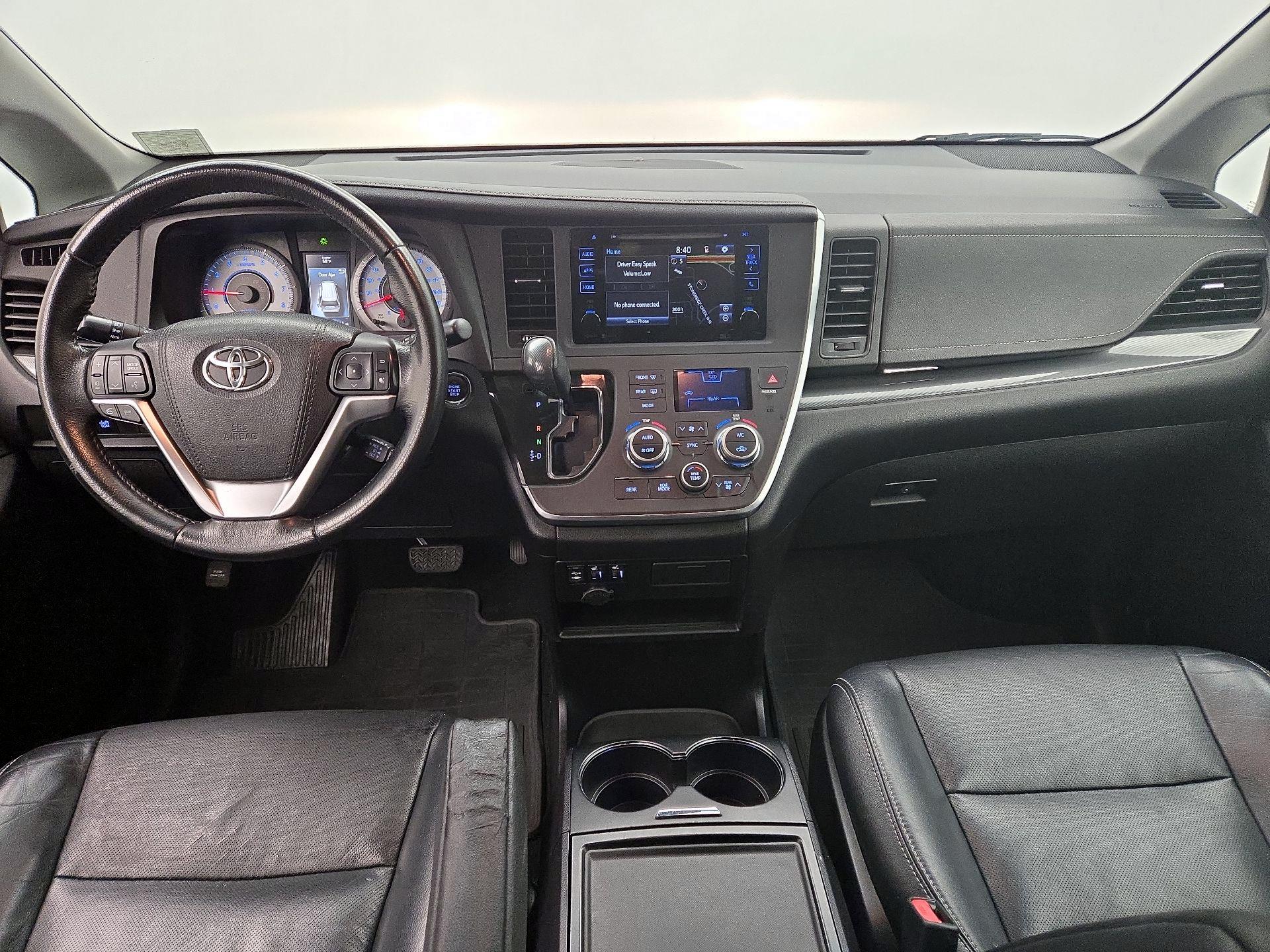 Thumbnail: 2015 Toyota Sienna - 9