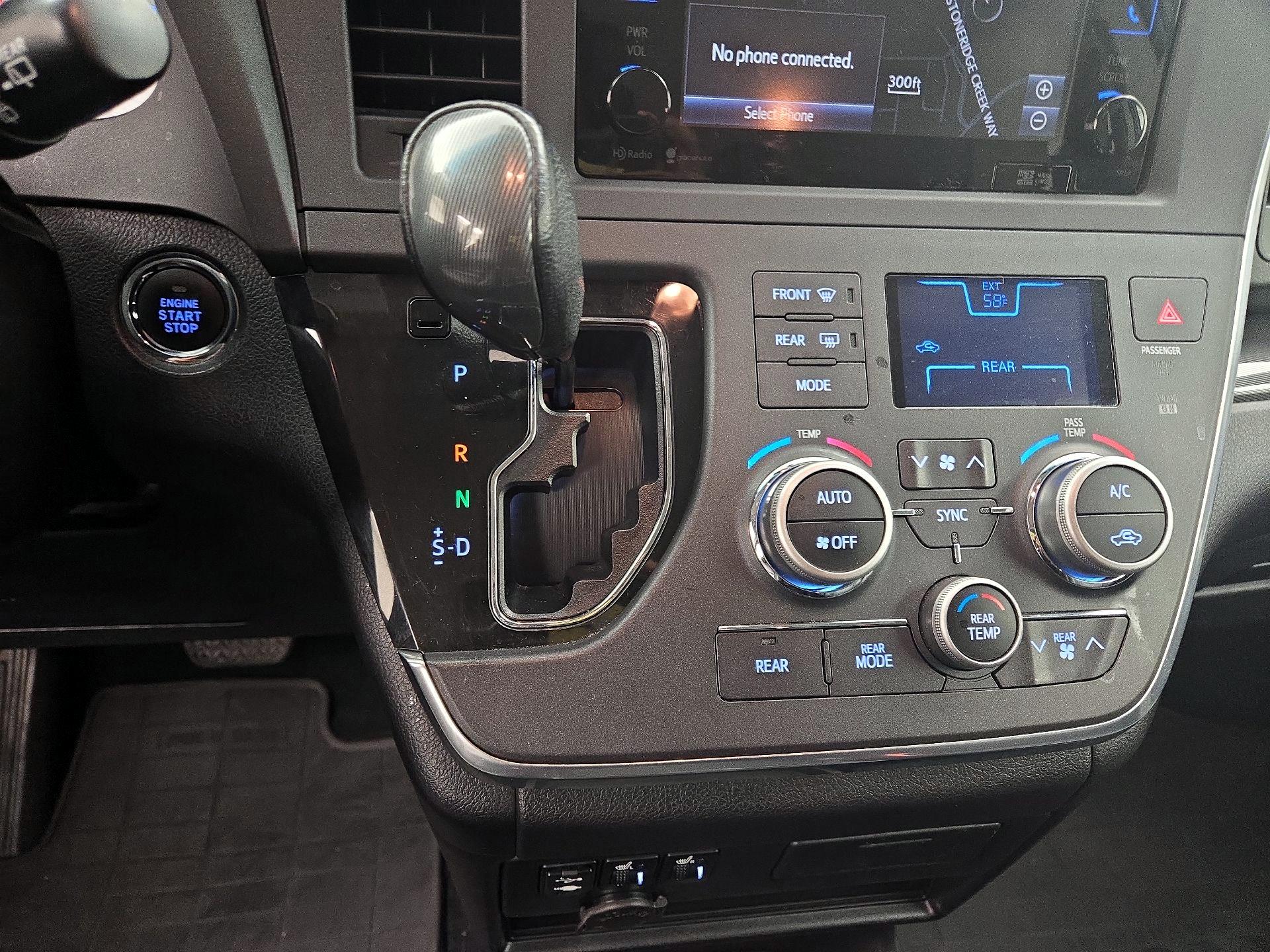 Thumbnail: 2015 Toyota Sienna - 17