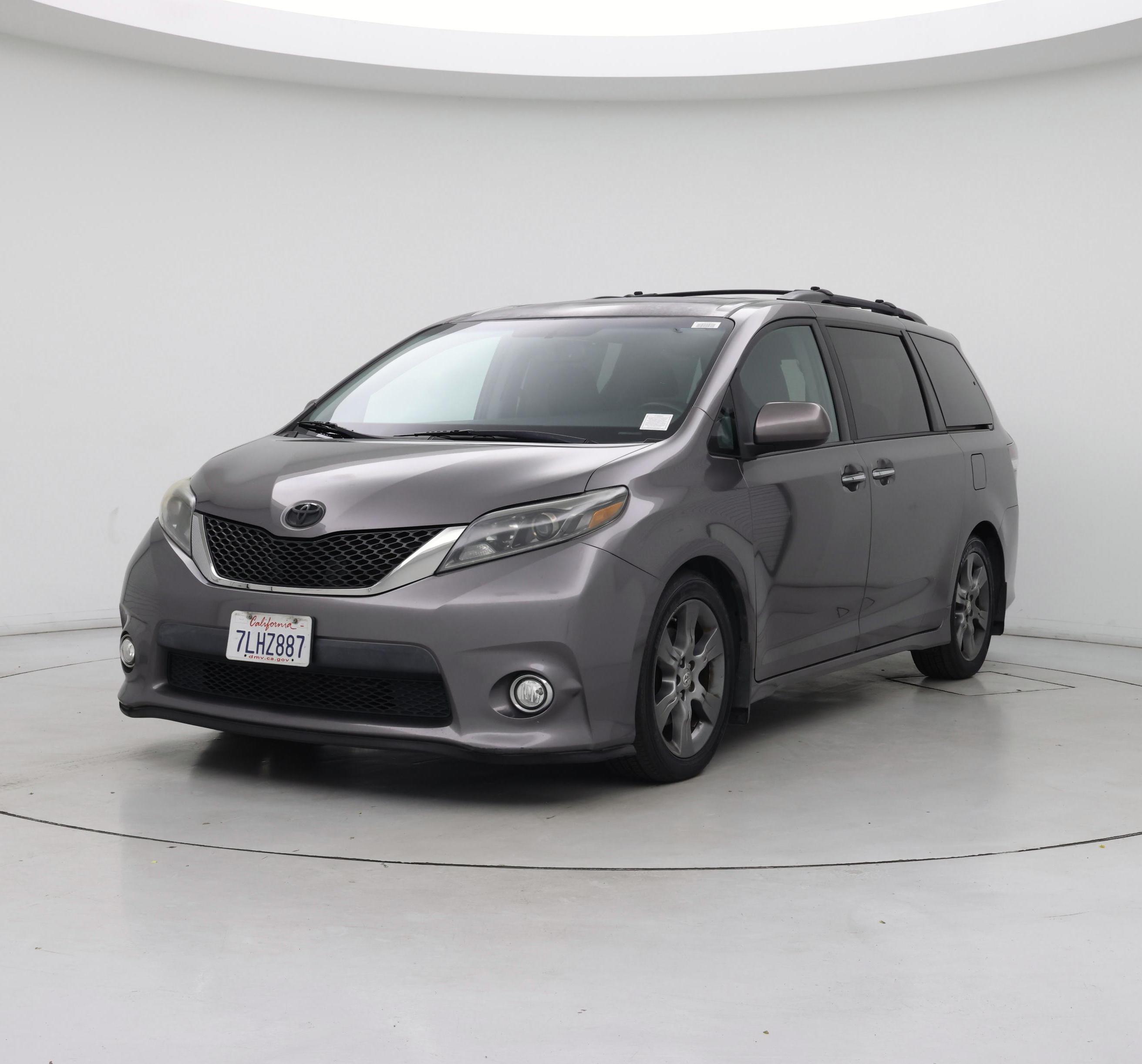Thumbnail: 2015 Toyota Sienna - 4