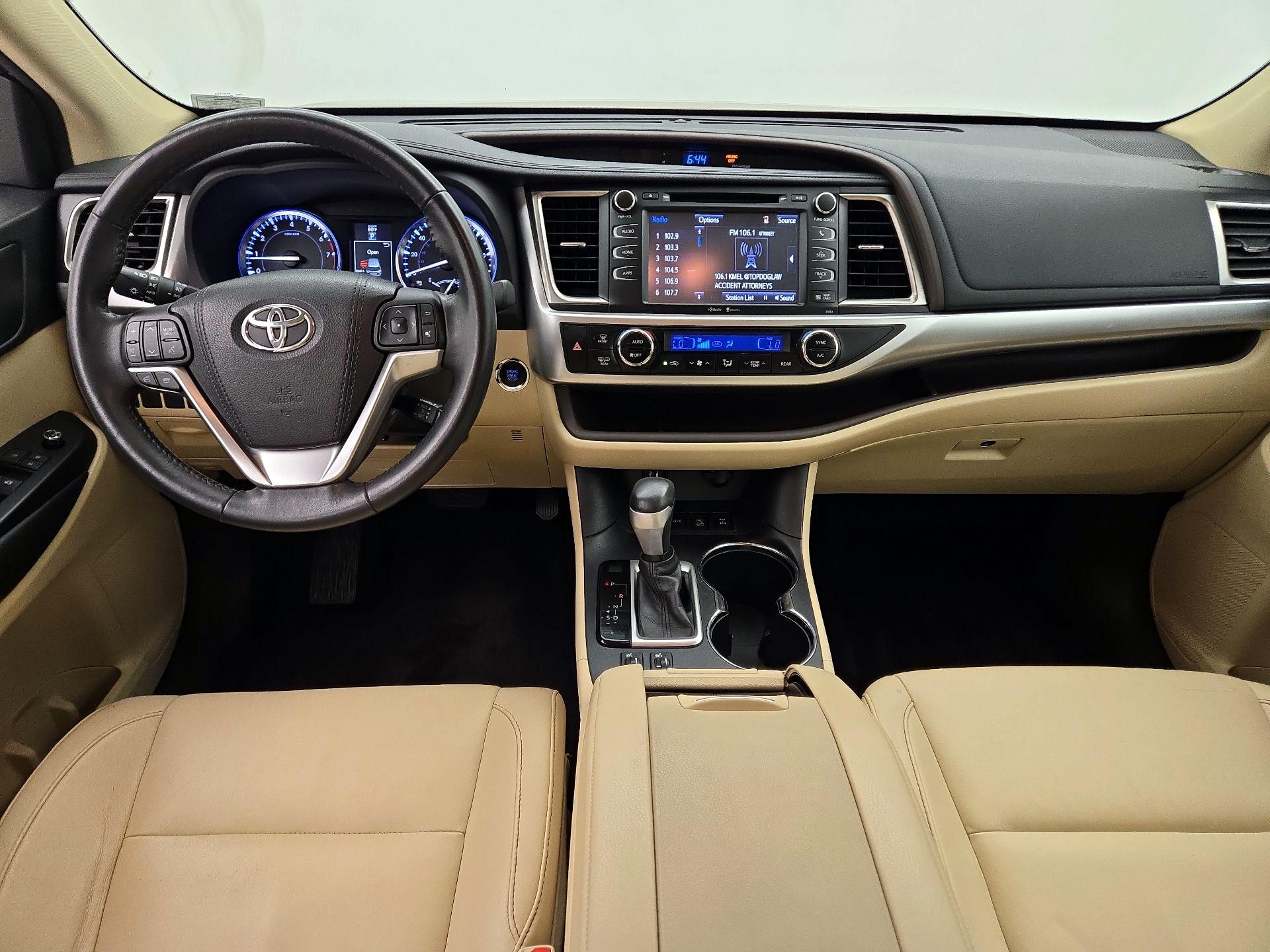 Thumbnail: 2015 Toyota Highlander - 9
