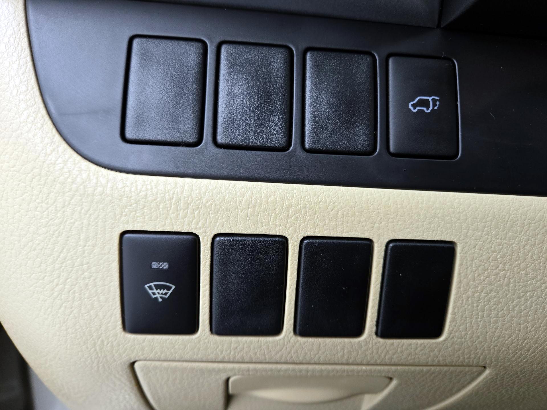 Thumbnail: 2015 Toyota Highlander - 13