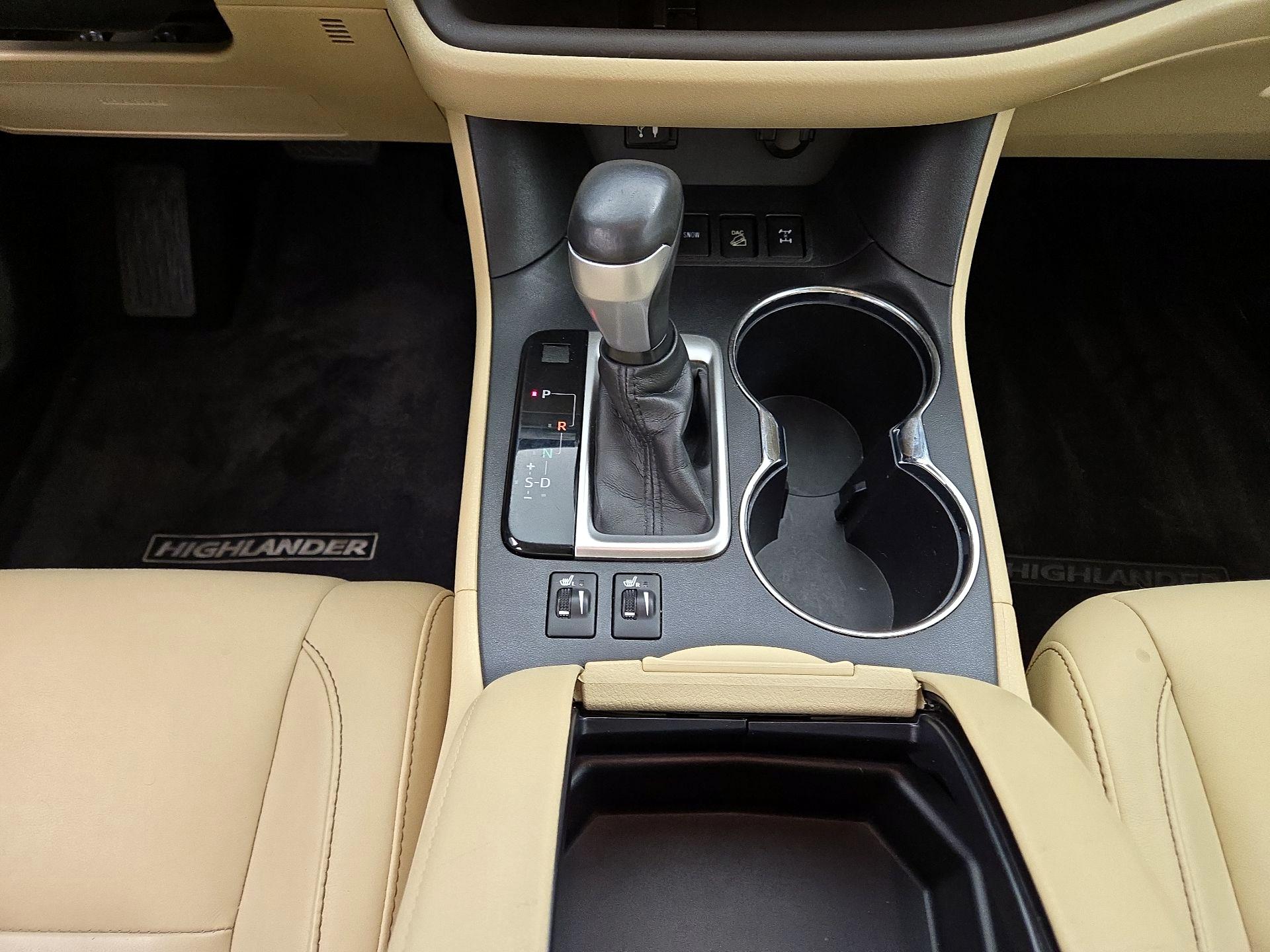 Thumbnail: 2015 Toyota Highlander - 17