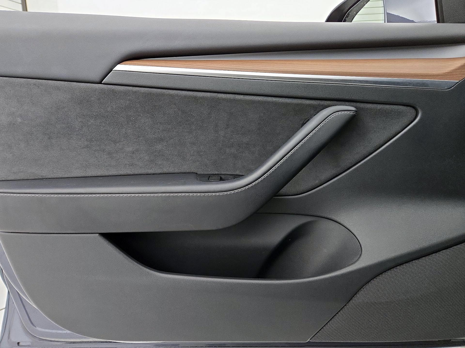 Thumbnail: 2023 Tesla Model 3 - 12