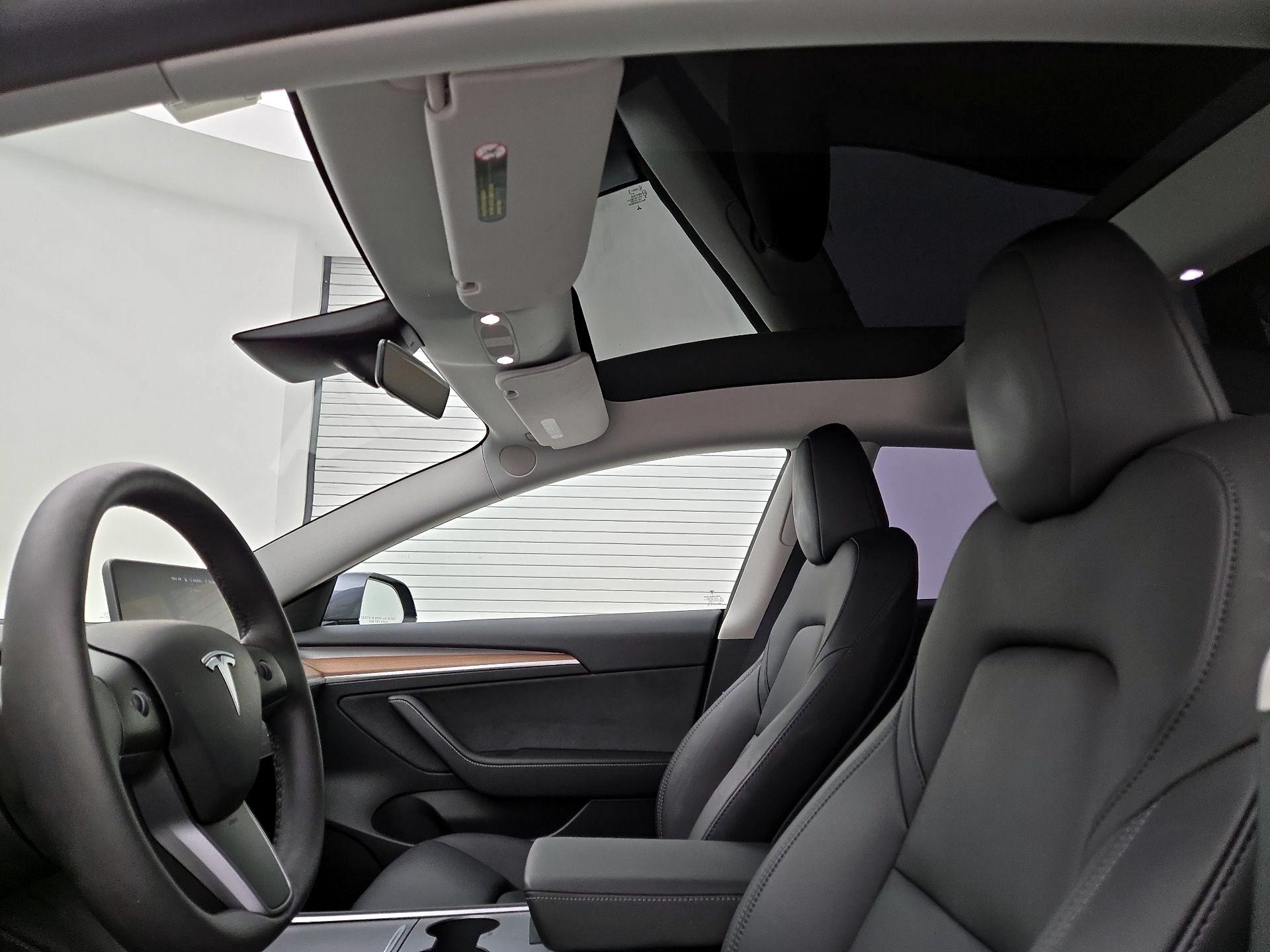 Thumbnail: 2023 Tesla Model 3 - 19