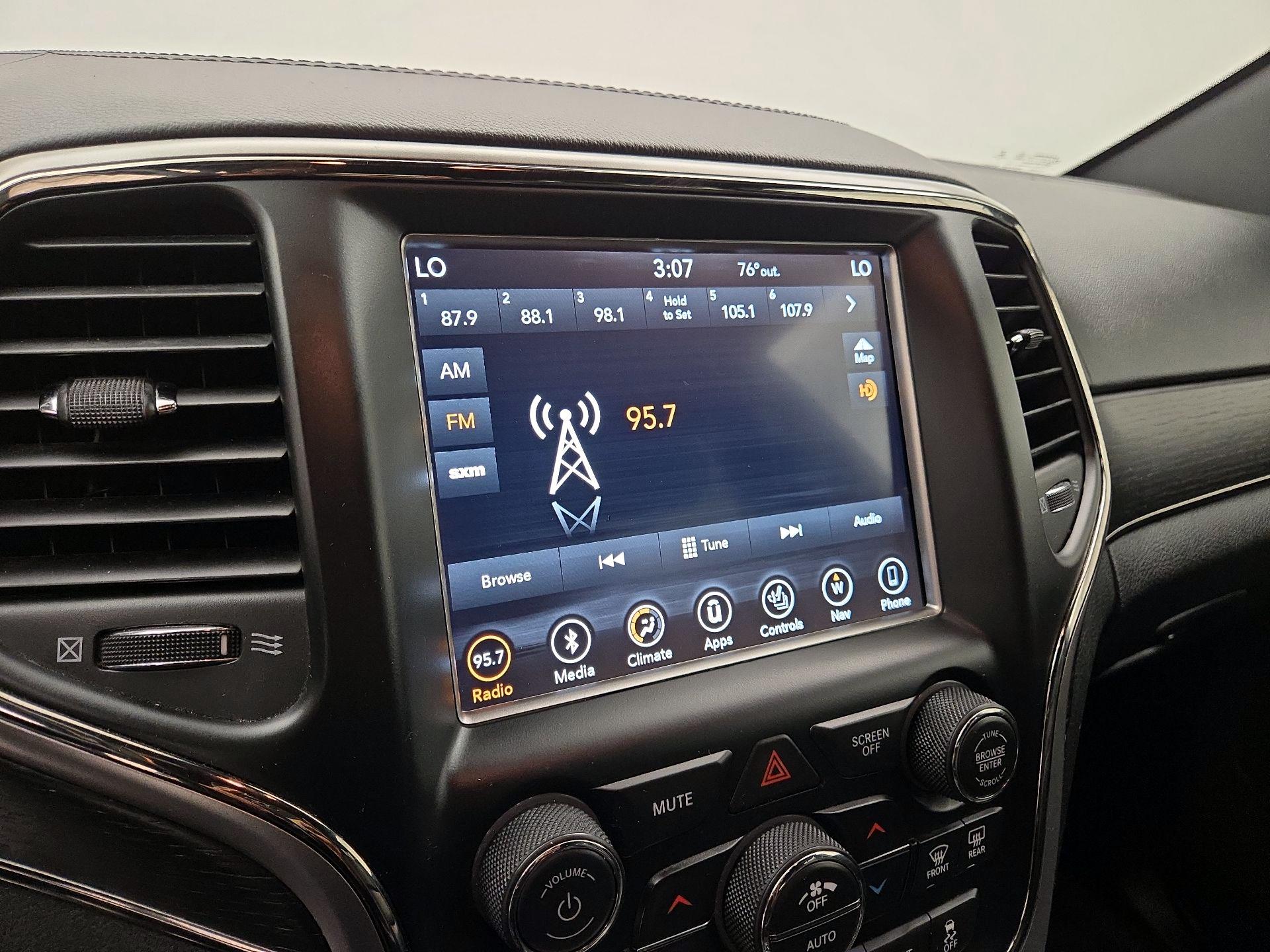 Thumbnail: 2018 Jeep Grand Cherokee - 16