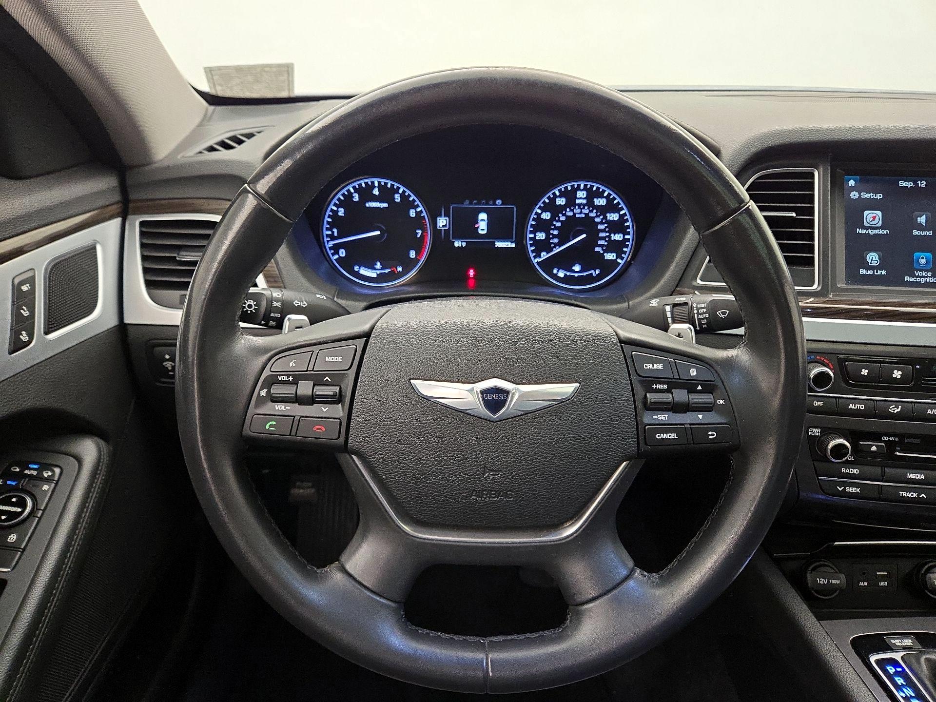 Thumbnail: 2015 Hyundai Genesis - 10