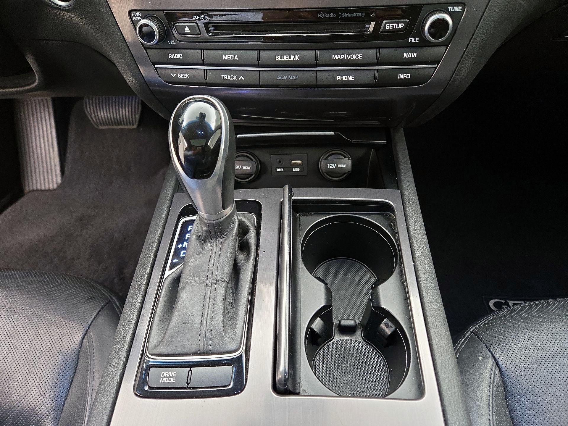 Thumbnail: 2015 Hyundai Genesis - 18