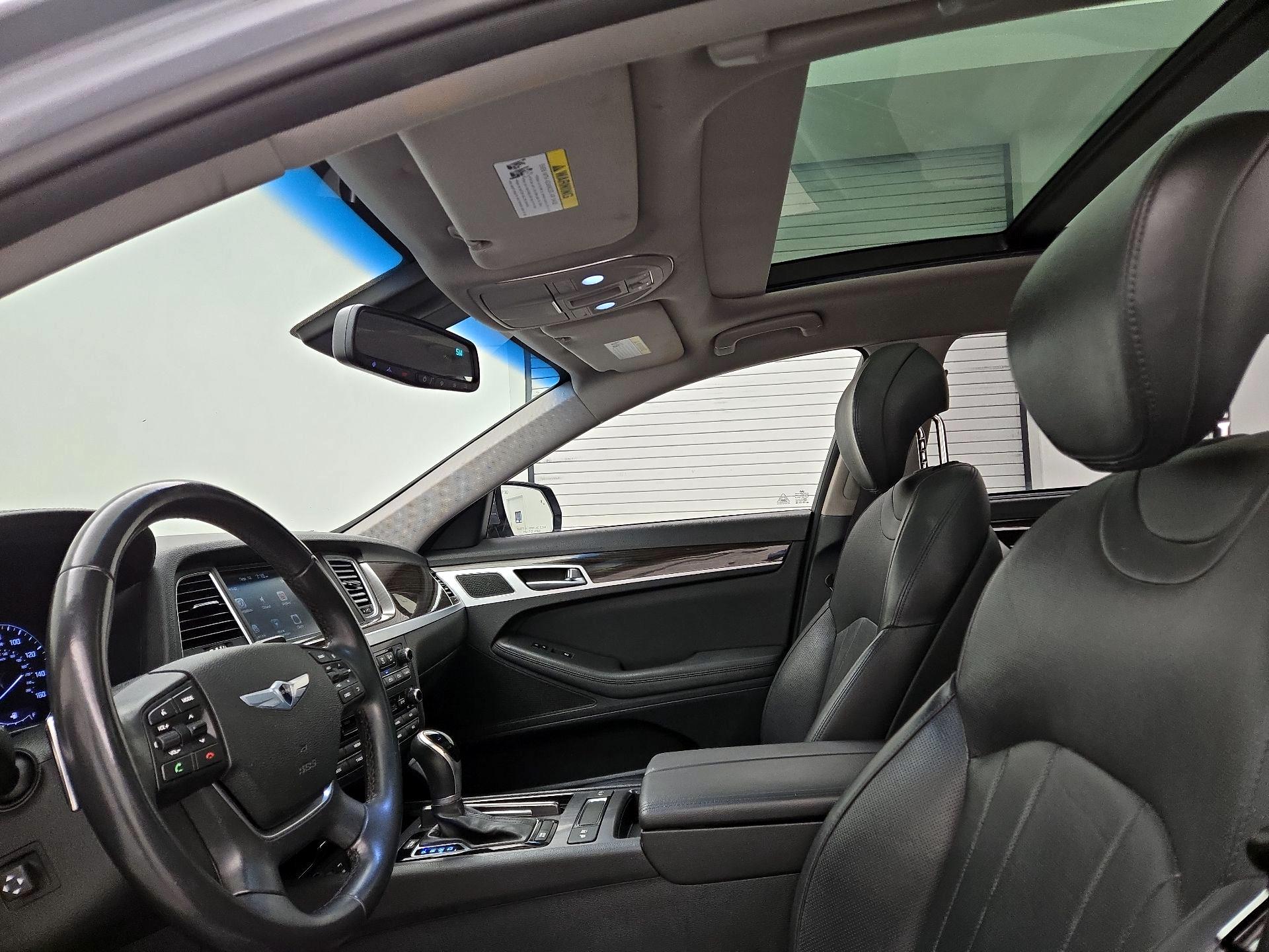 Thumbnail: 2015 Hyundai Genesis - 20