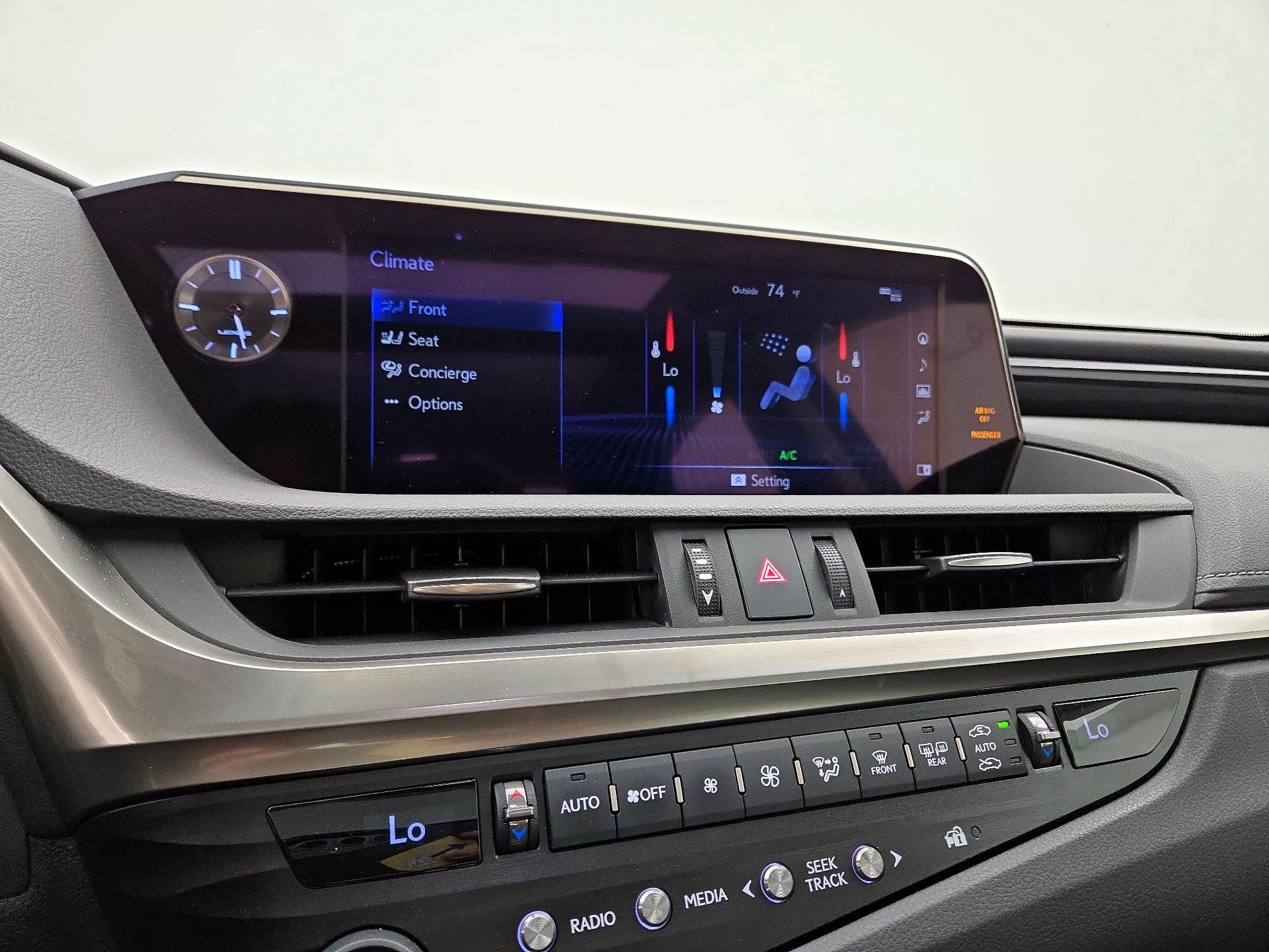 Thumbnail: 2019 Lexus ES - 17