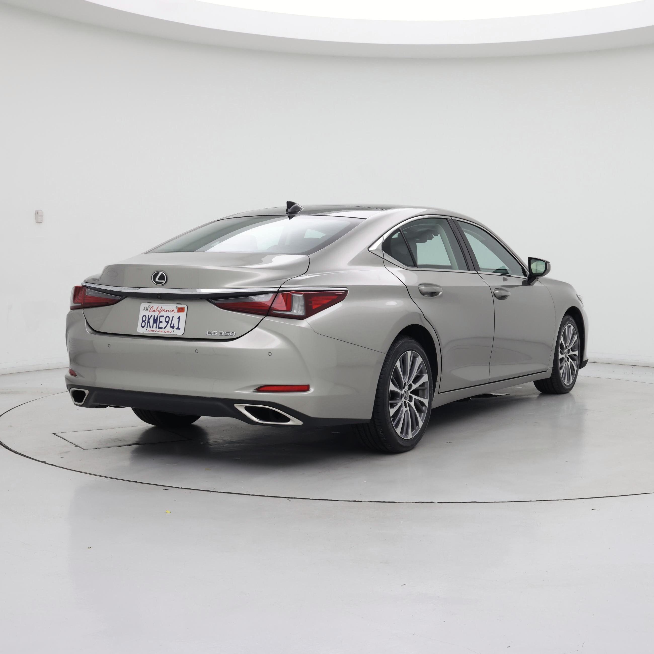 Thumbnail: 2019 Lexus ES - 8
