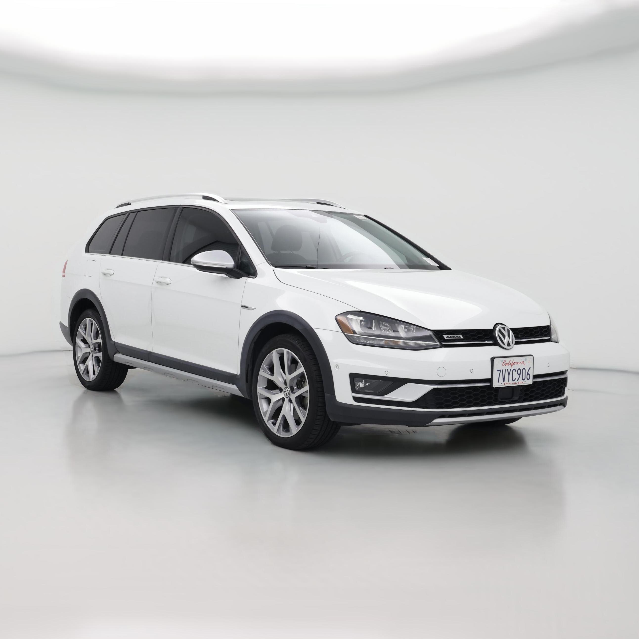 Thumbnail: 2017 Volkswagen Golf - 1