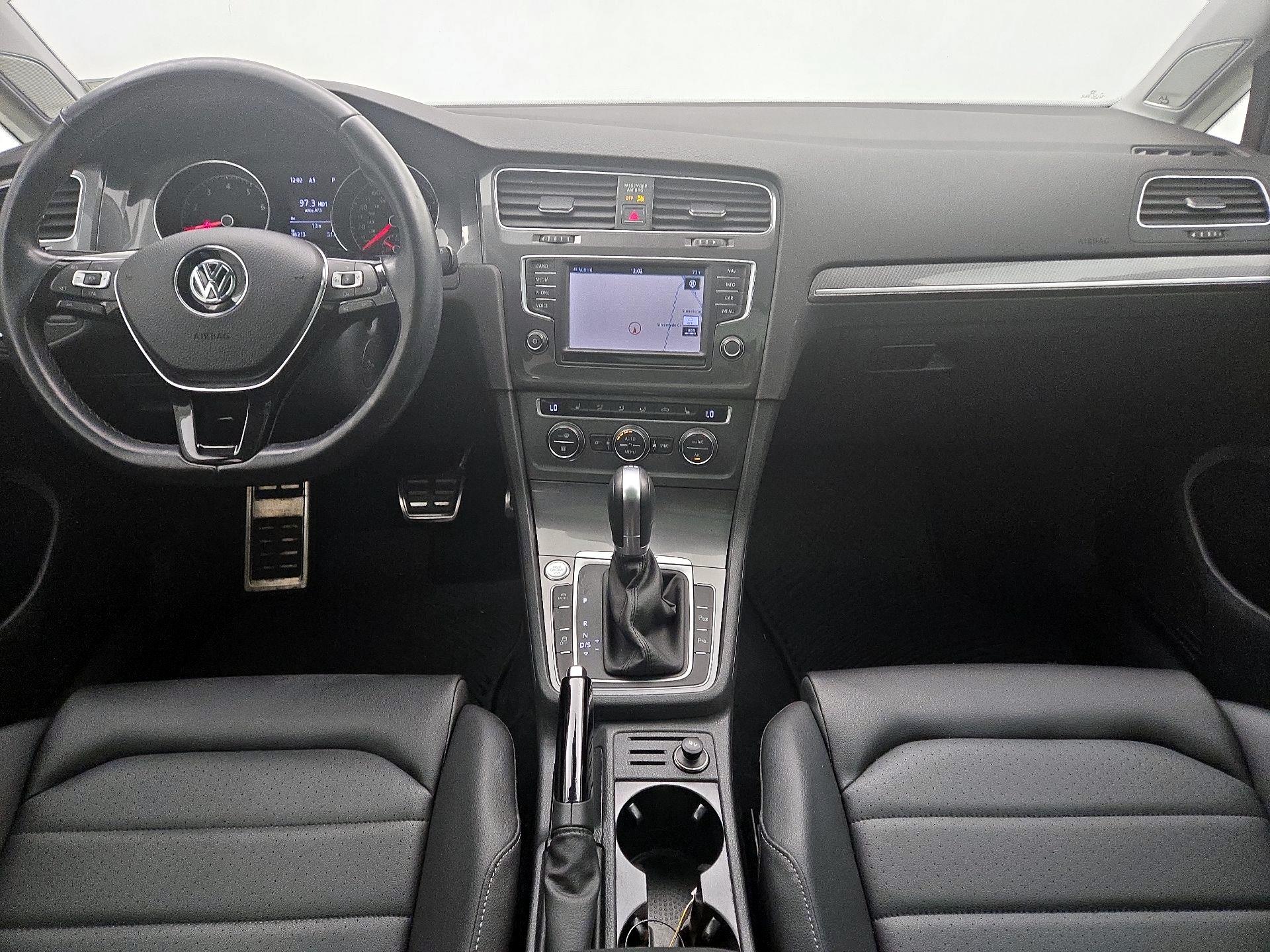 Thumbnail: 2017 Volkswagen Golf - 9