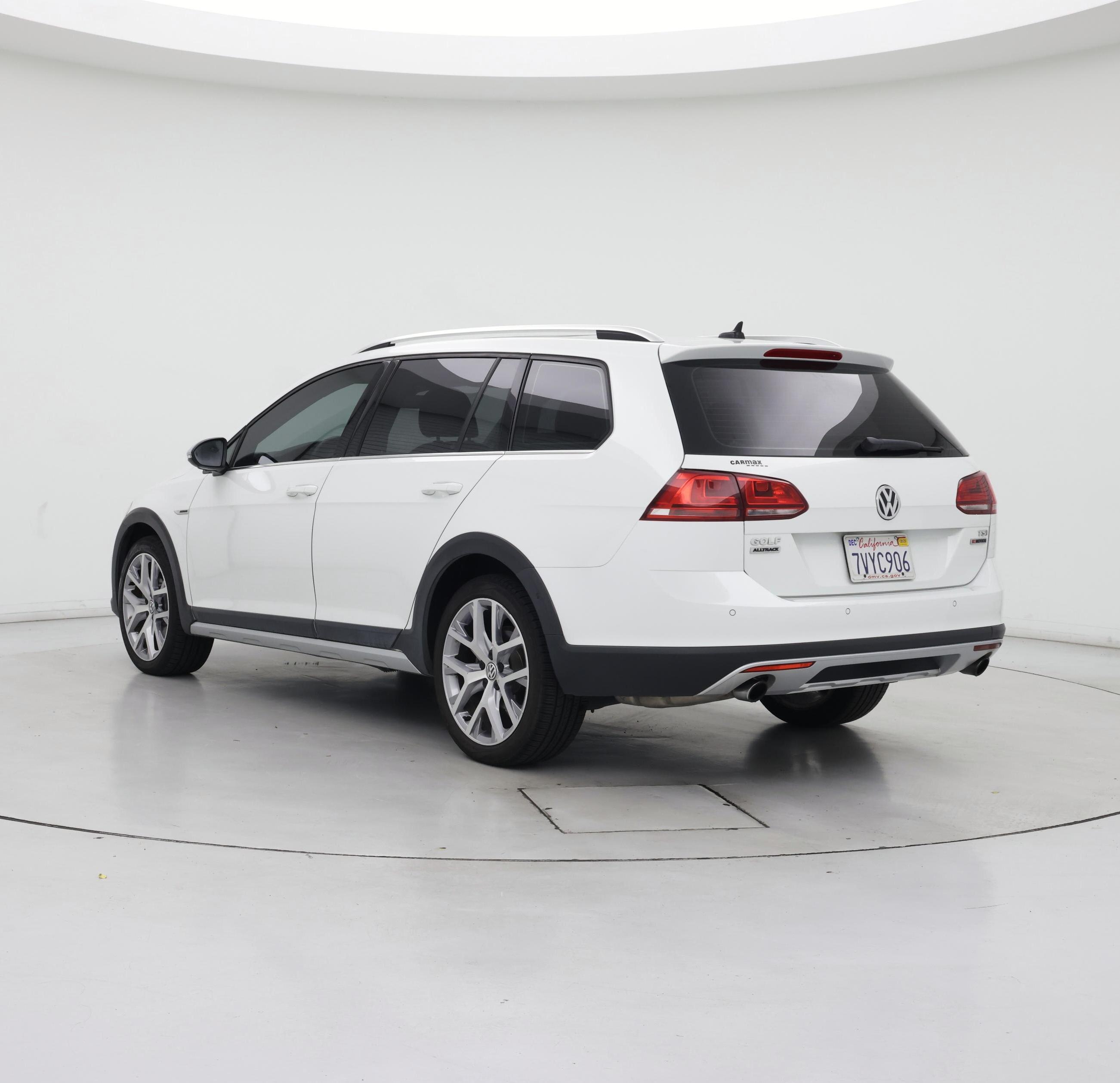 Thumbnail: 2017 Volkswagen Golf - 2