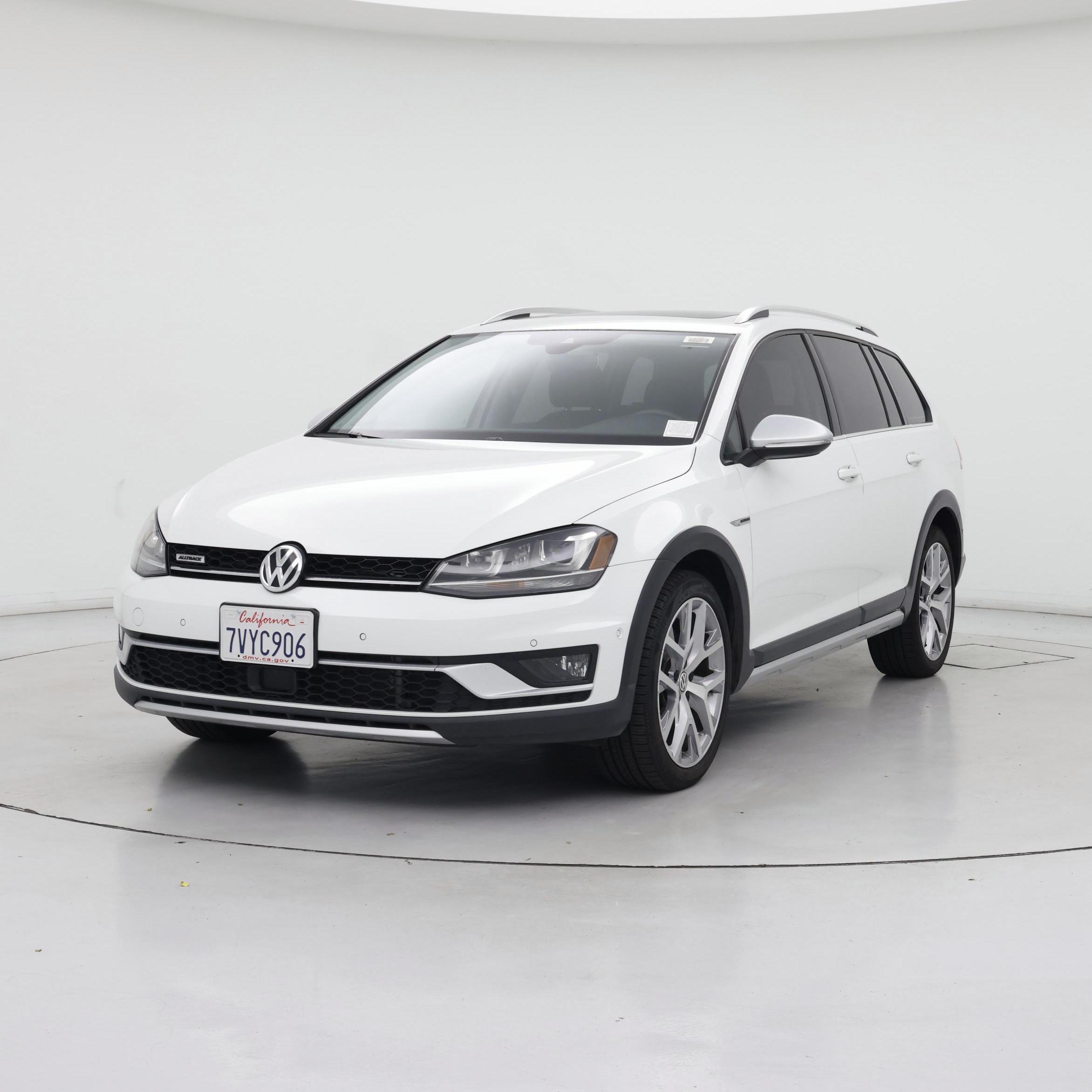 Thumbnail: 2017 Volkswagen Golf - 4