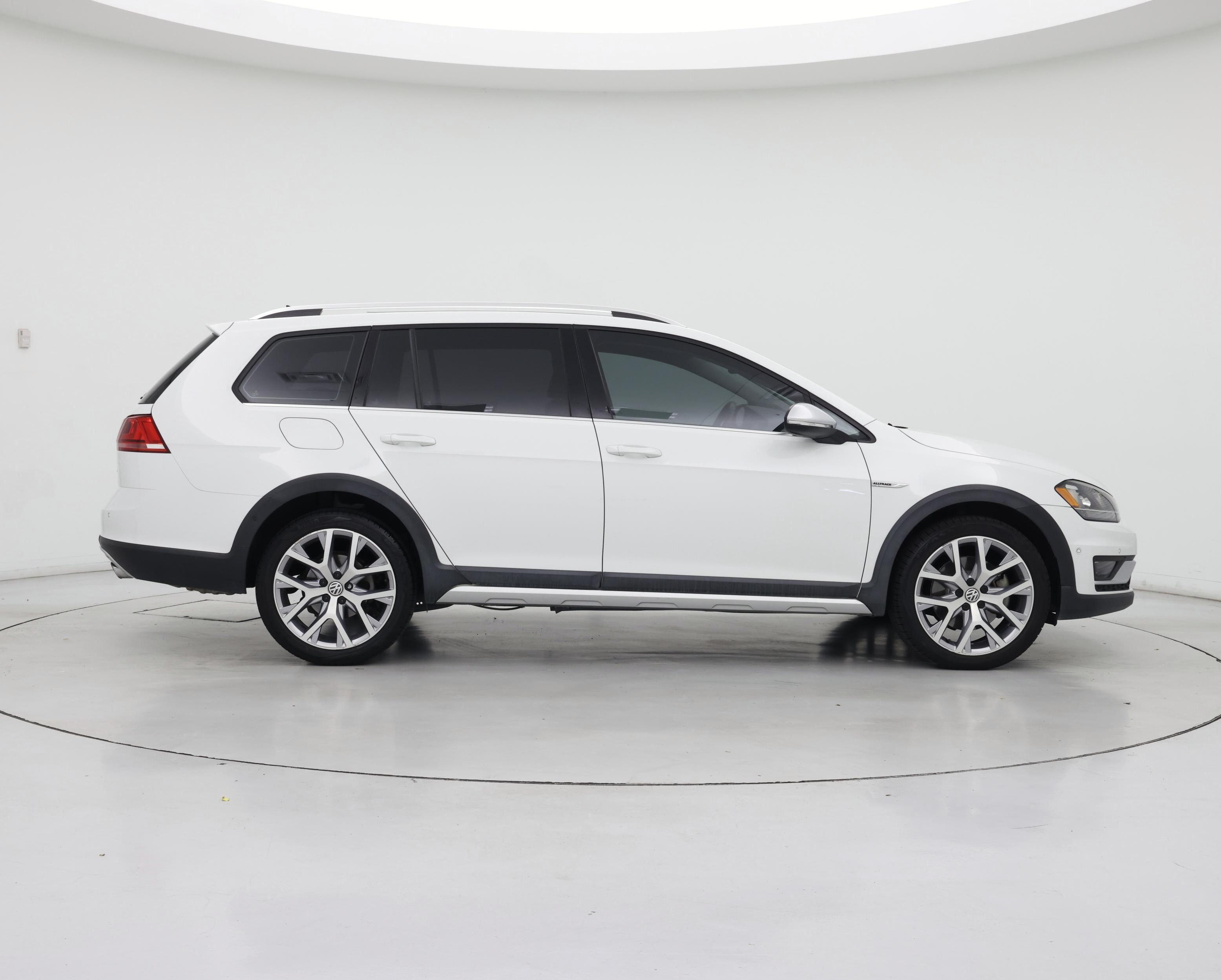 Thumbnail: 2017 Volkswagen Golf - 7