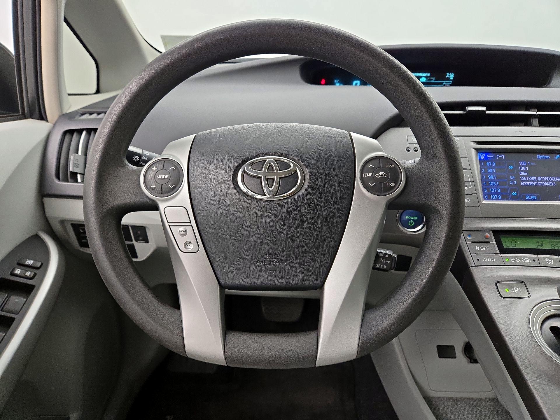 Thumbnail: 2014 Toyota Prius - 10