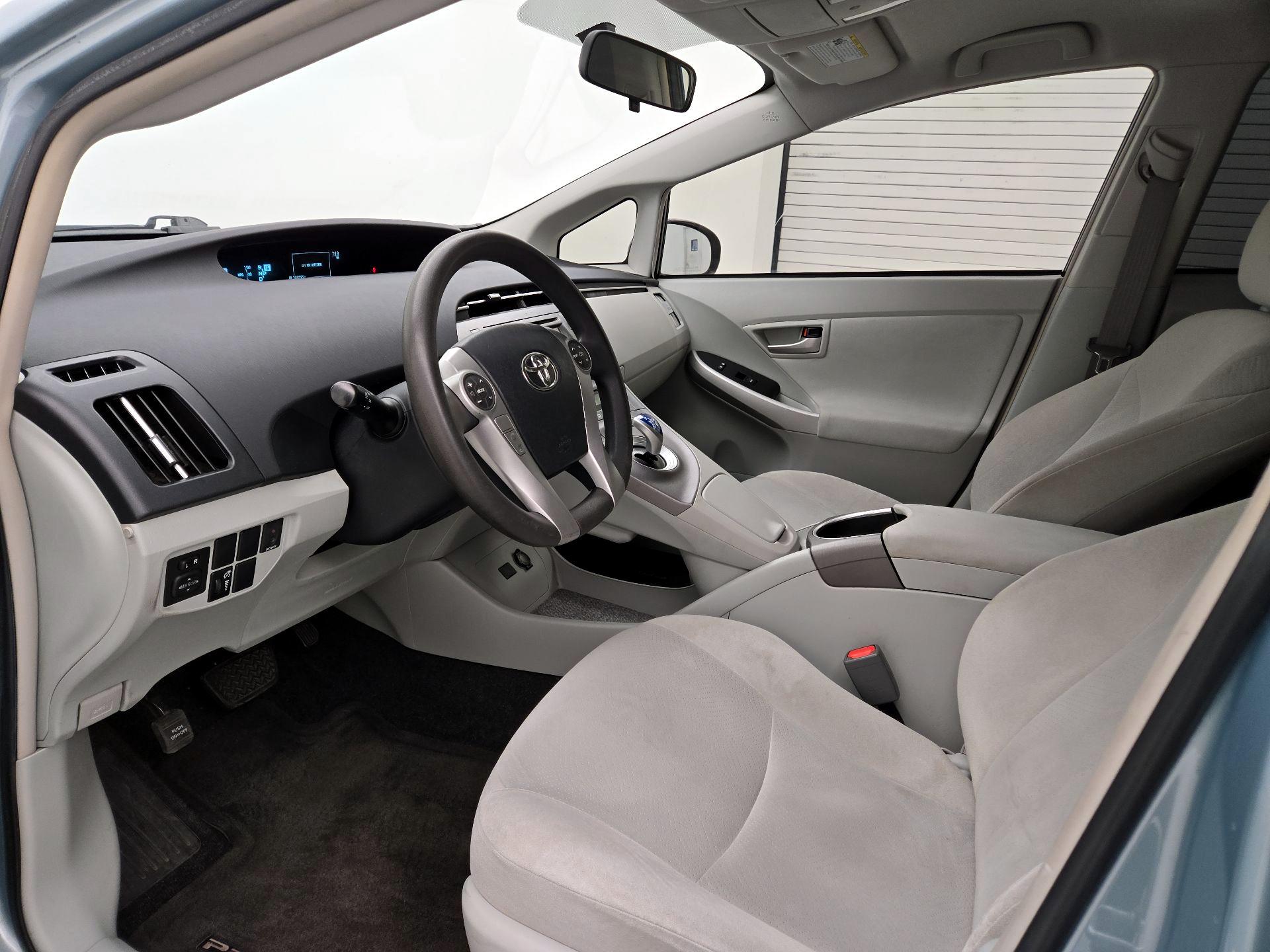 Thumbnail: 2014 Toyota Prius - 11