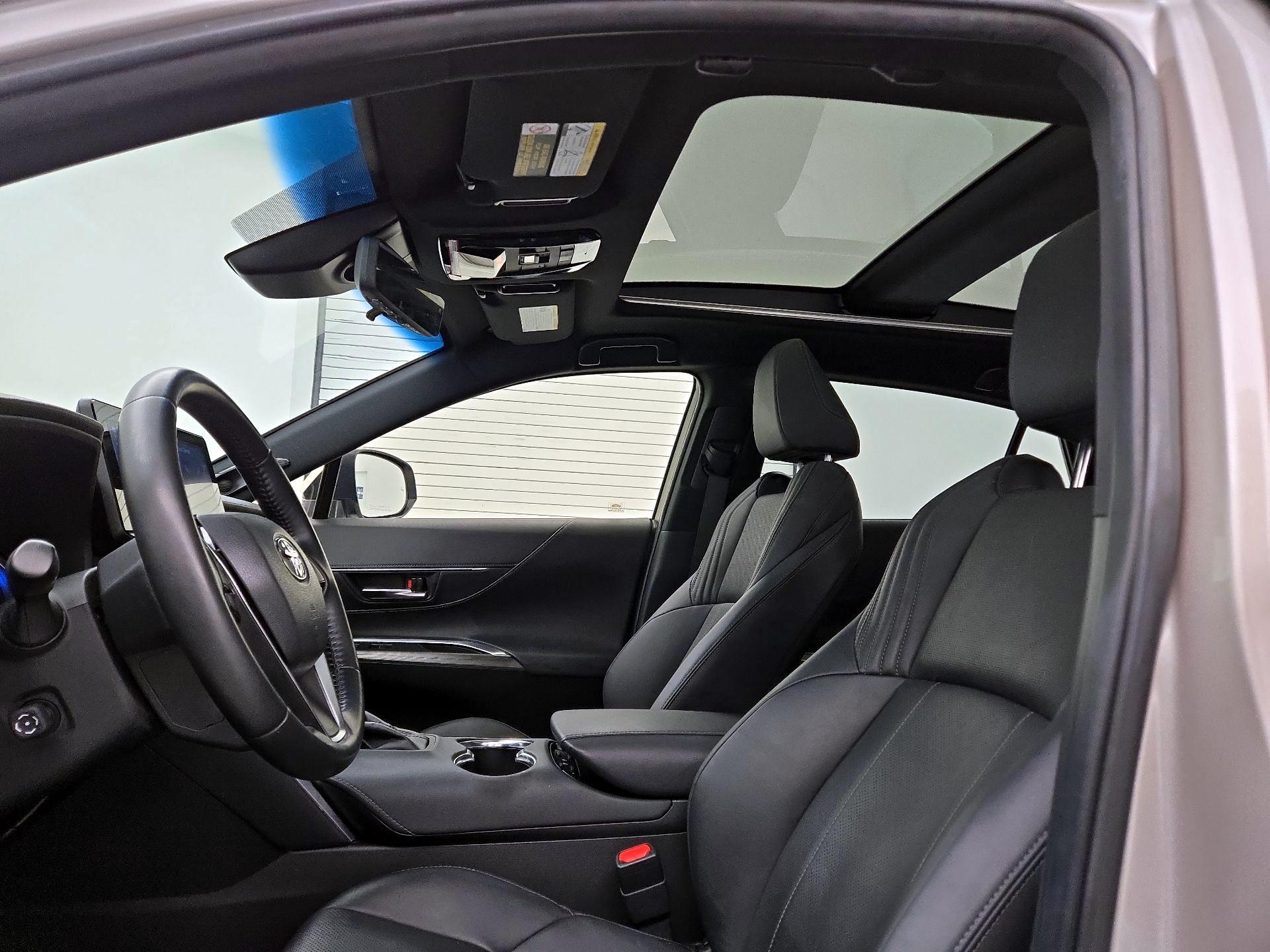 Thumbnail: 2021 Toyota Venza - 20