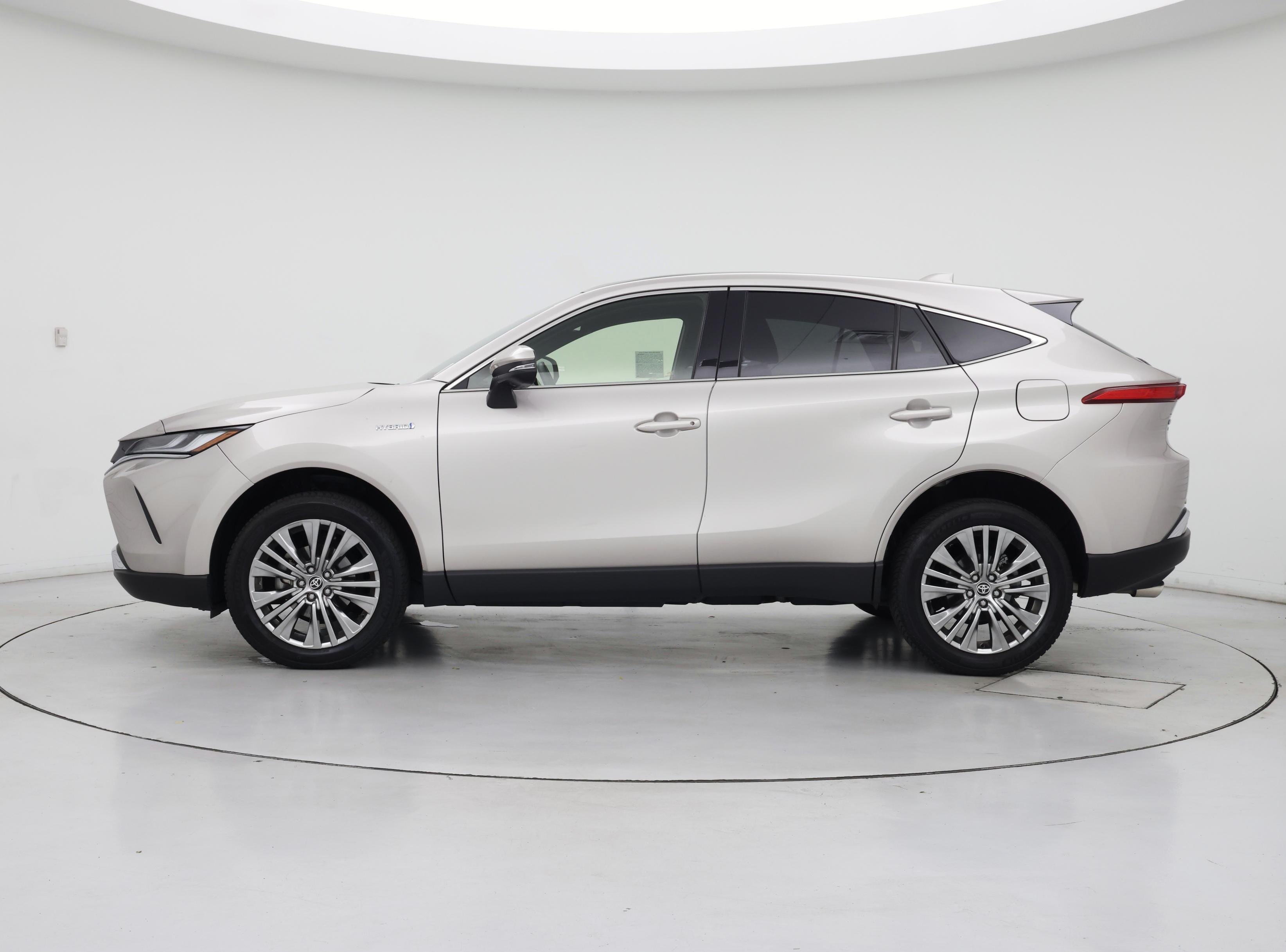 Thumbnail: 2021 Toyota Venza - 3