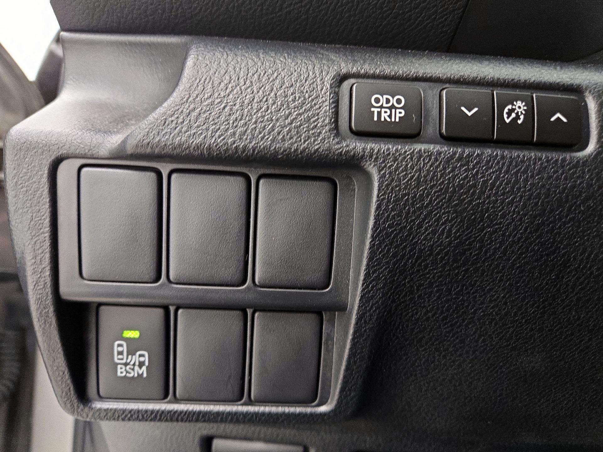 Thumbnail: 2015 Lexus IS - 13