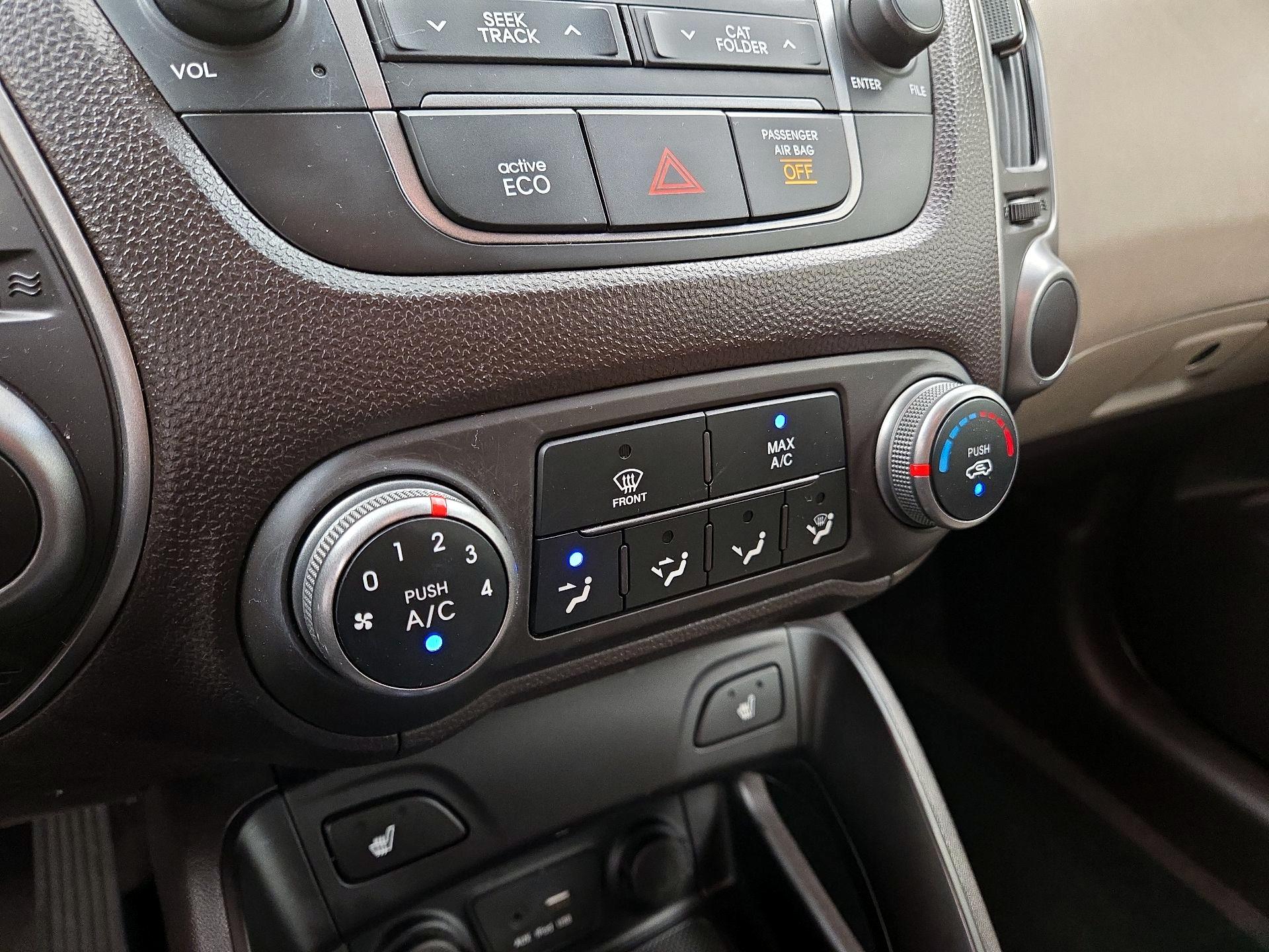 Thumbnail: 2015 Hyundai Tucson - 16