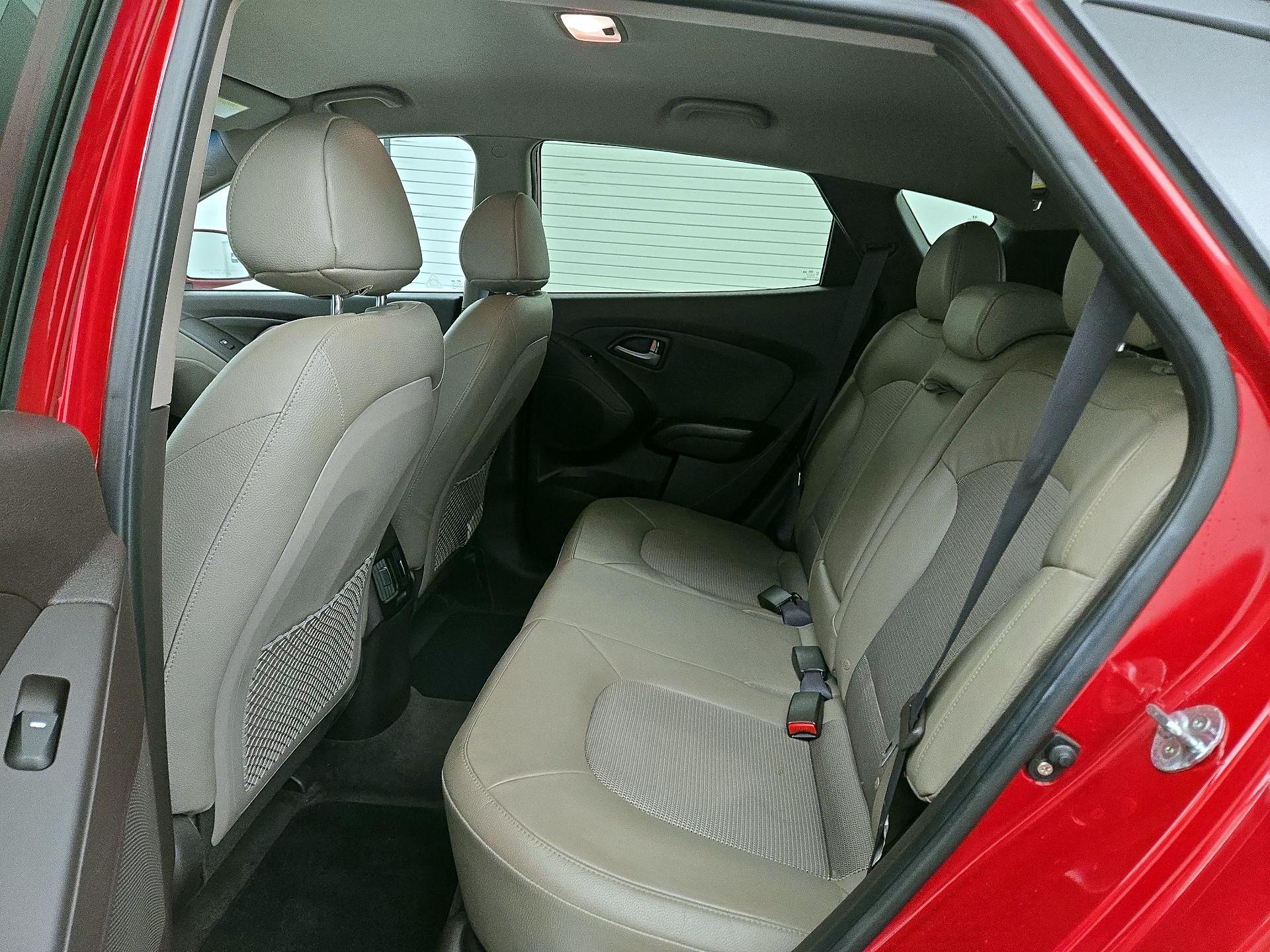 Thumbnail: 2015 Hyundai Tucson - 19