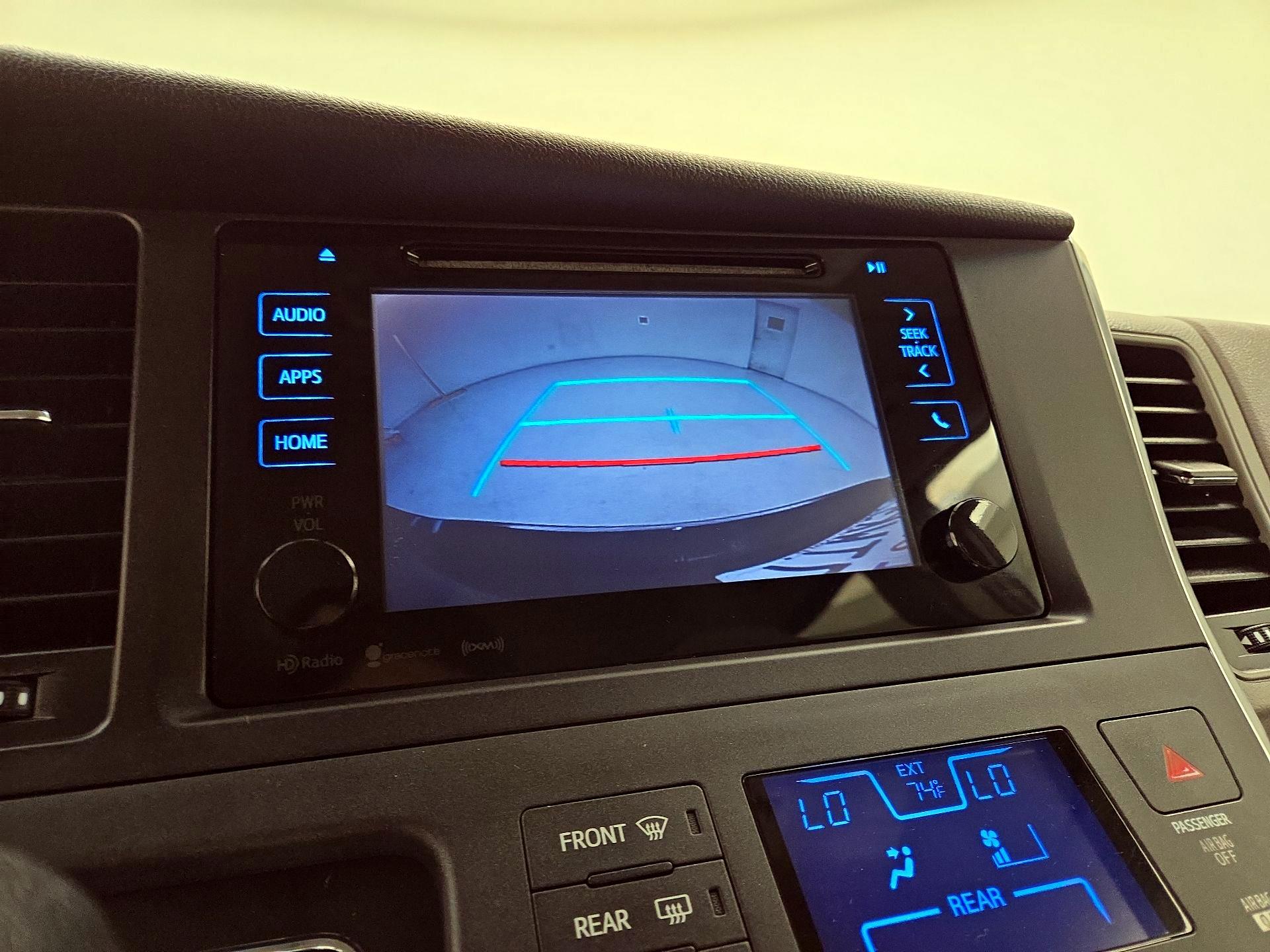 Thumbnail: 2016 Toyota Sienna - 14