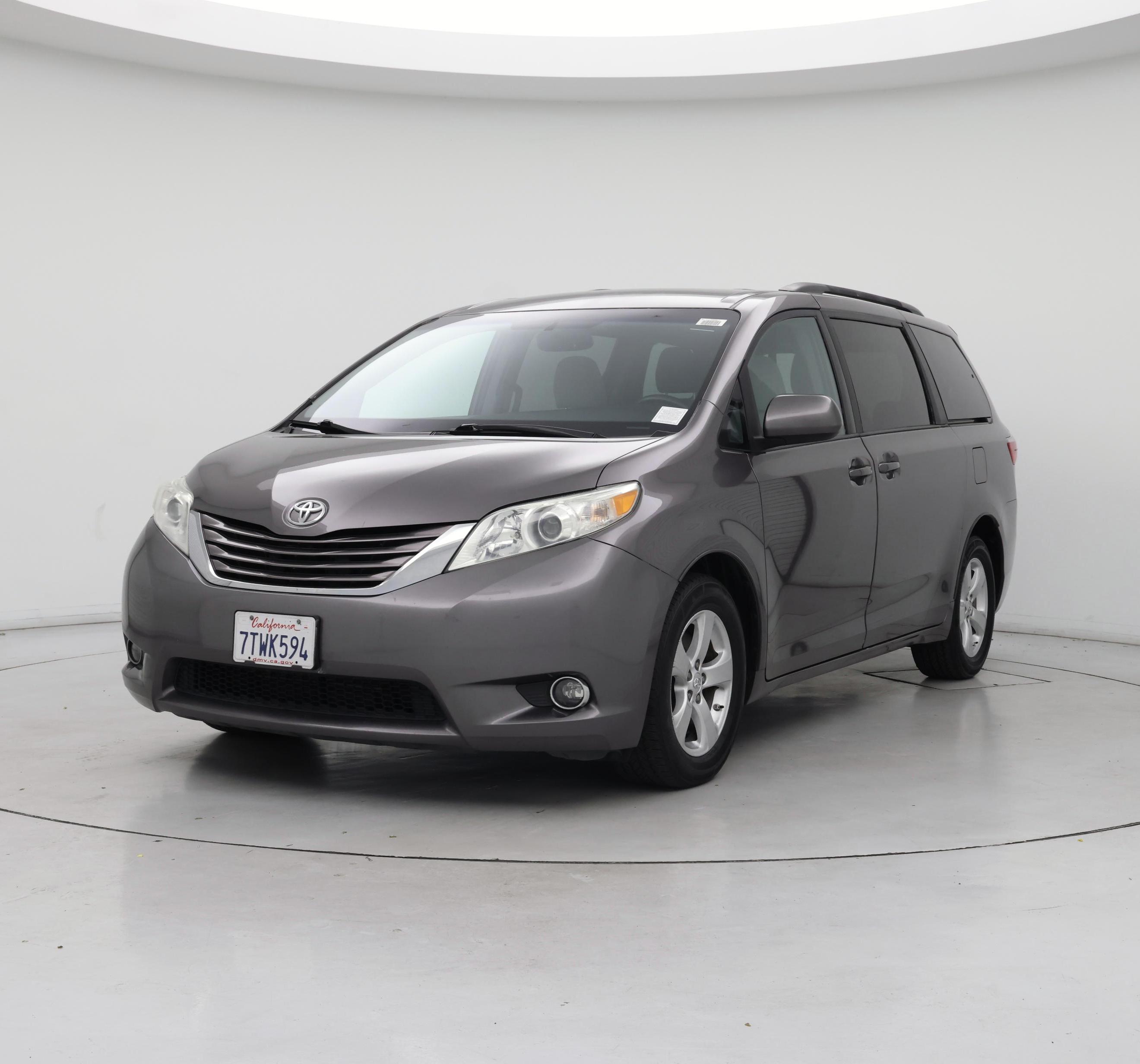 Thumbnail: 2016 Toyota Sienna - 4