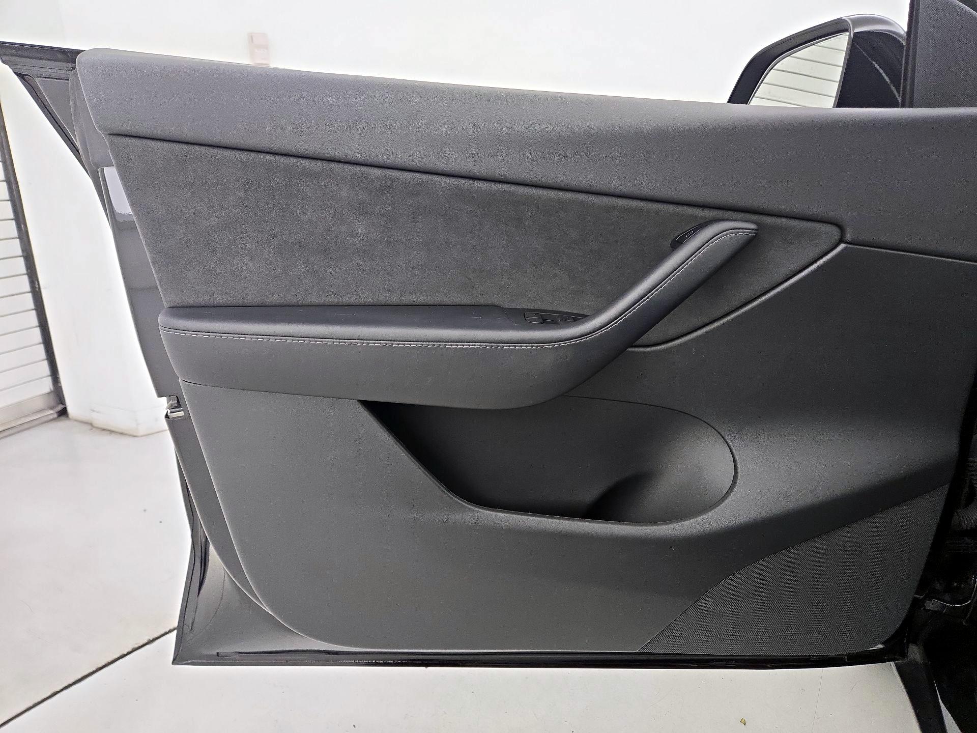 Thumbnail: 2022 Tesla Model Y - 12