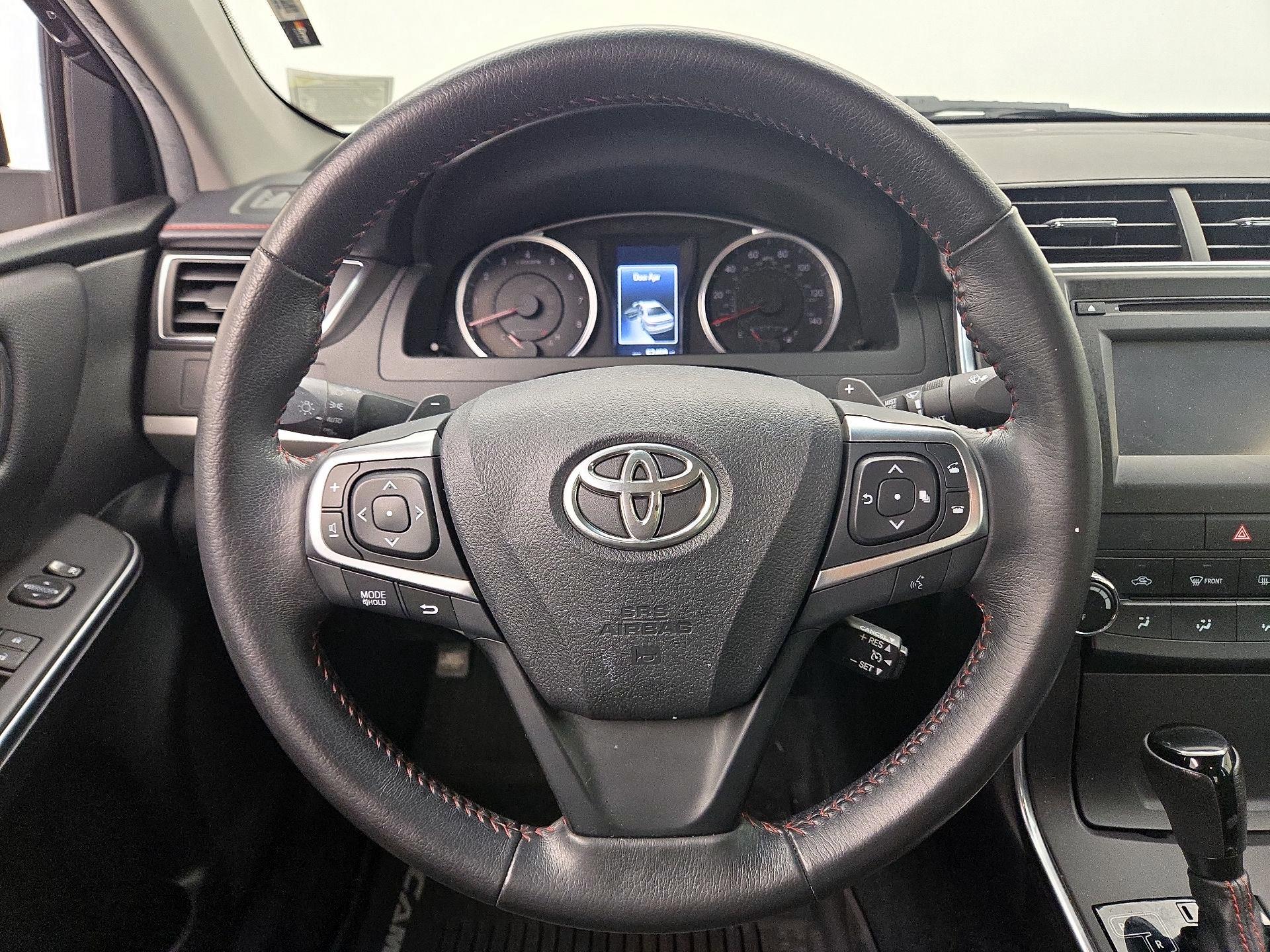 Thumbnail: 2017 Toyota Camry - 10