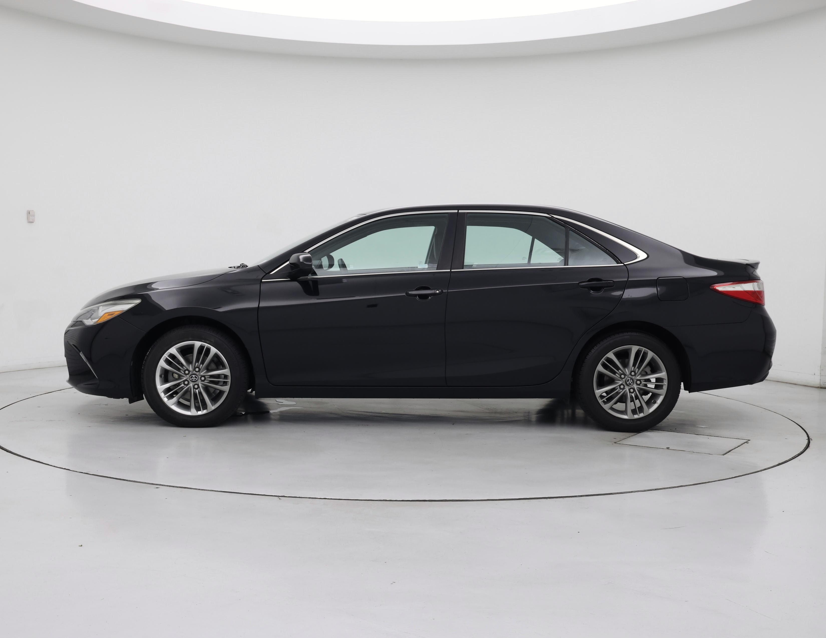 Thumbnail: 2017 Toyota Camry - 3