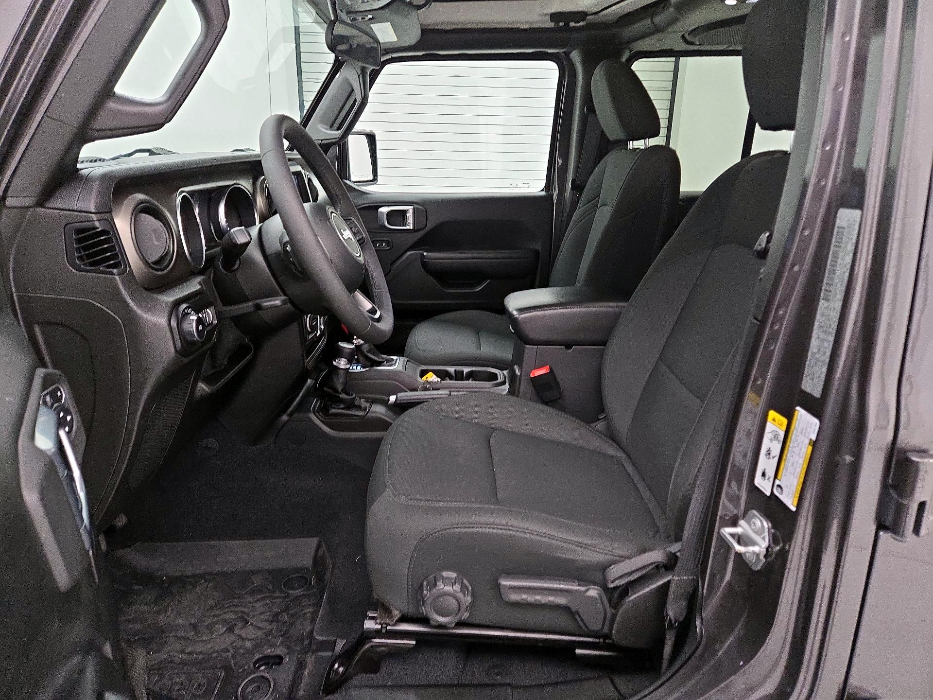 Thumbnail: 2019 Jeep Wrangler - 11