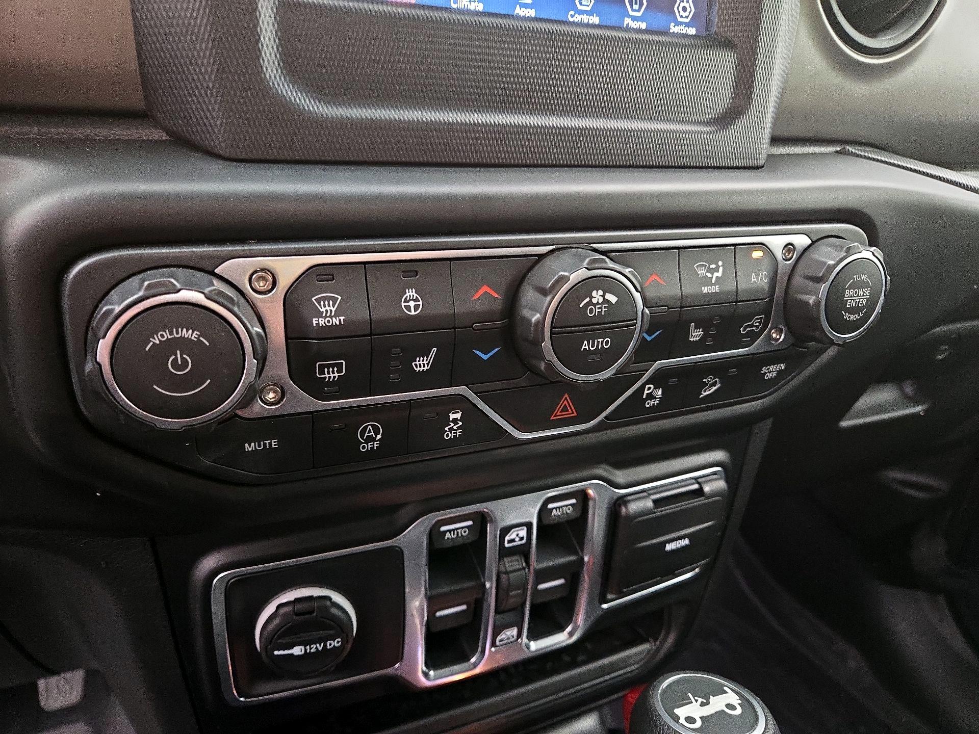 Thumbnail: 2019 Jeep Wrangler - 16