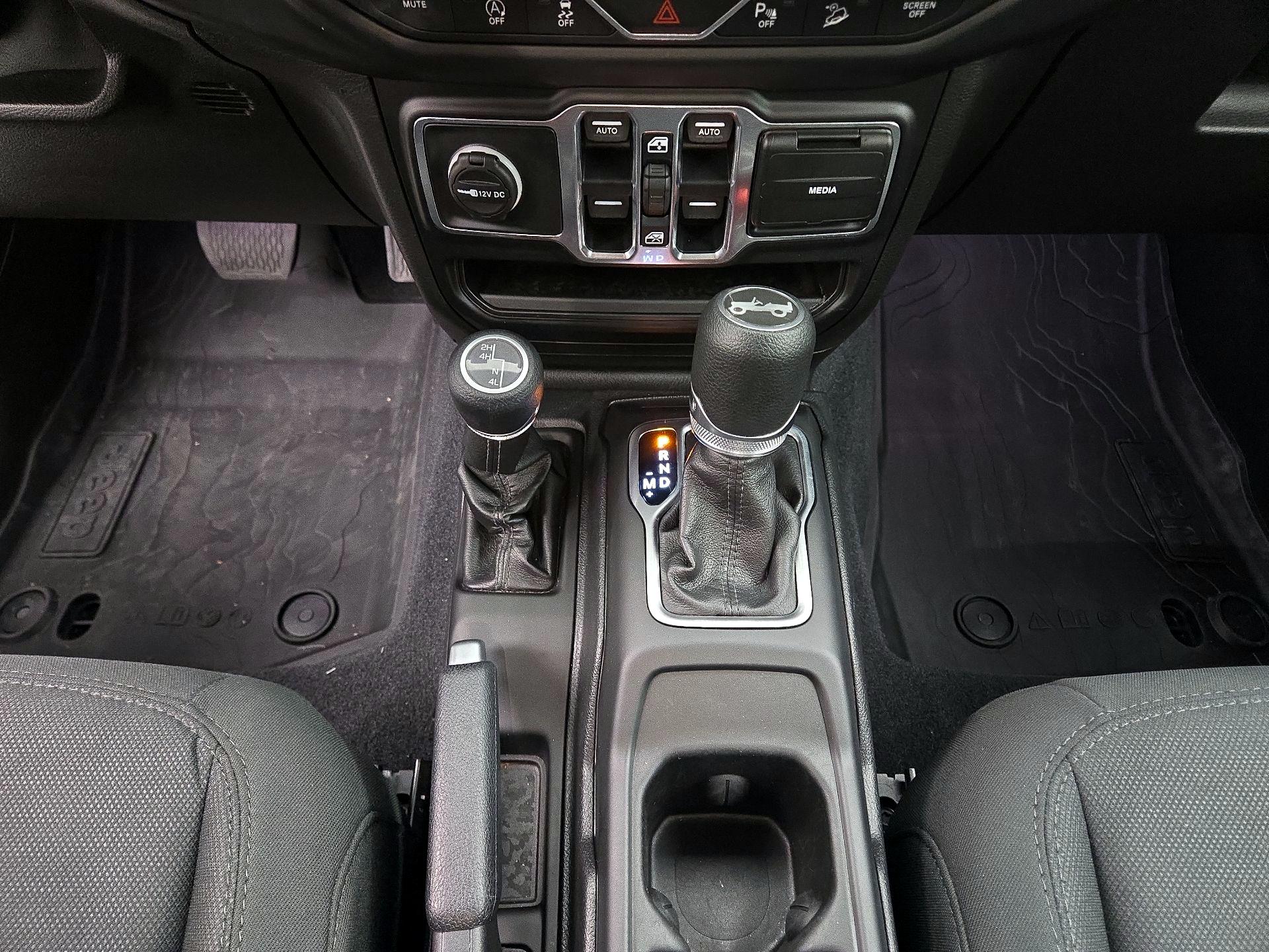 Thumbnail: 2019 Jeep Wrangler - 17