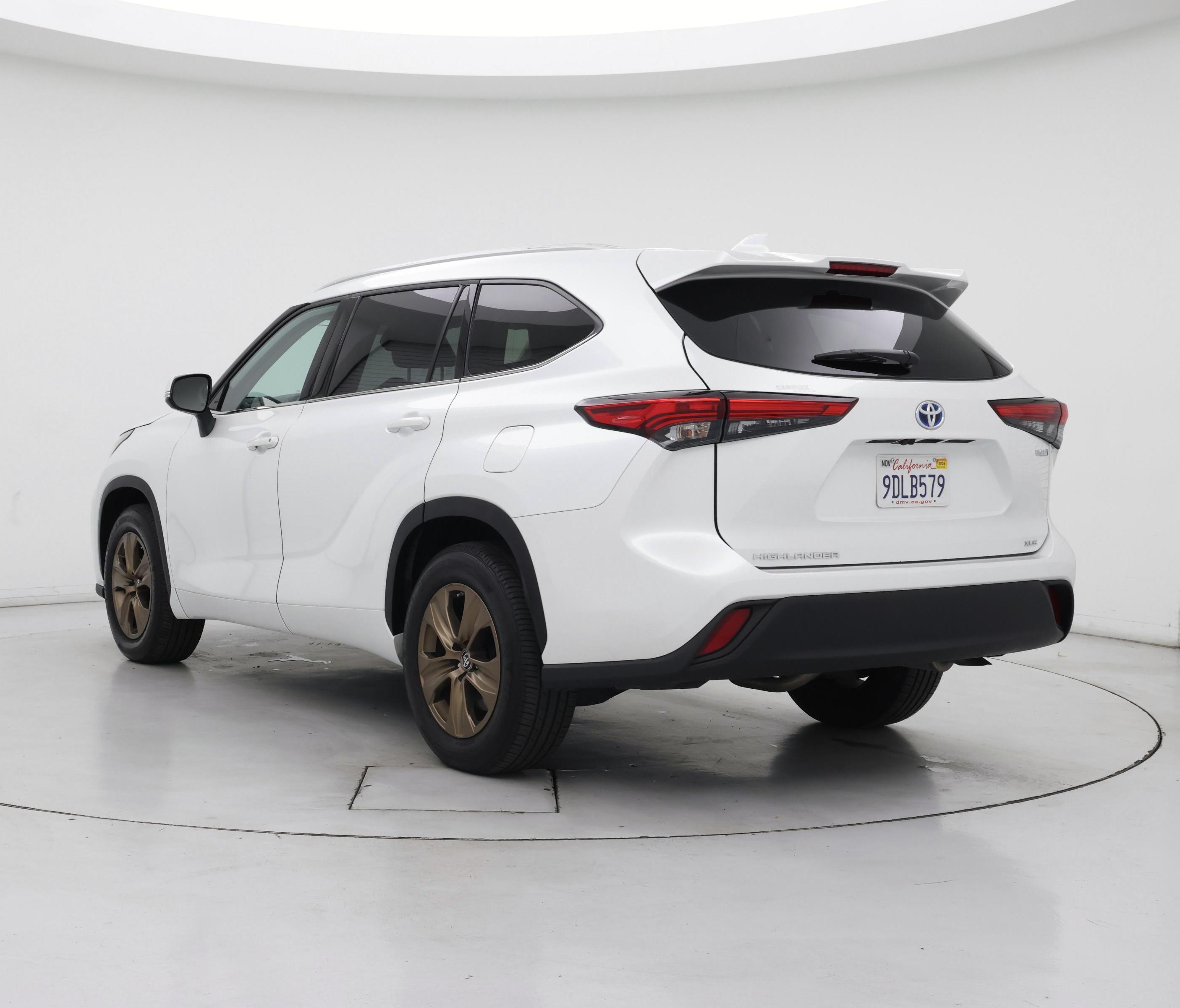 Thumbnail: 2022 Toyota Highlander - 2