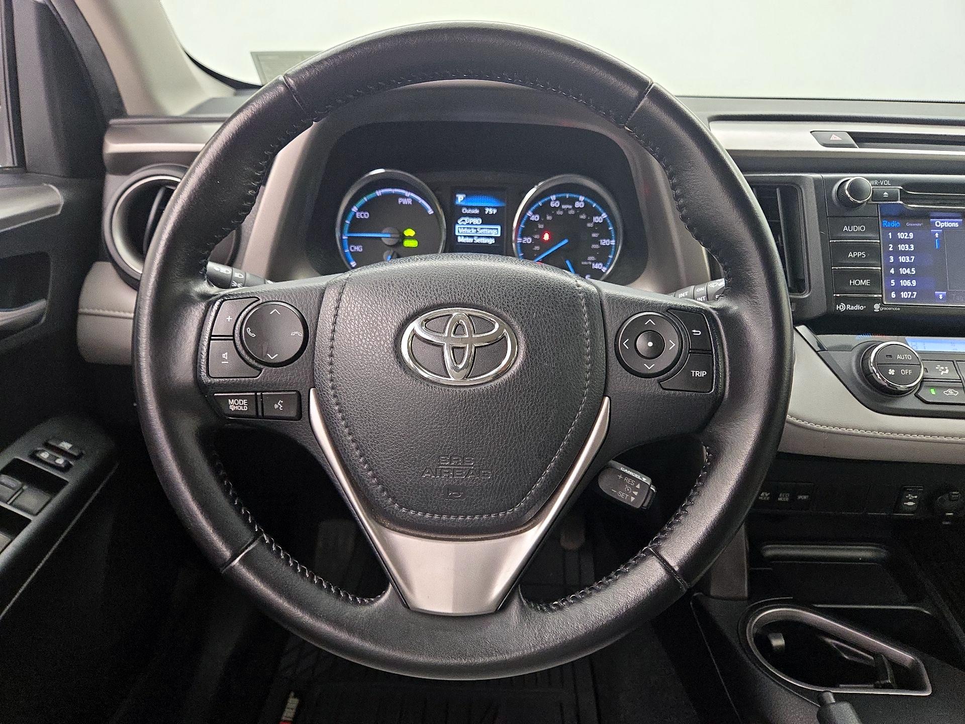 Thumbnail: 2016 Toyota RAV4 - 10