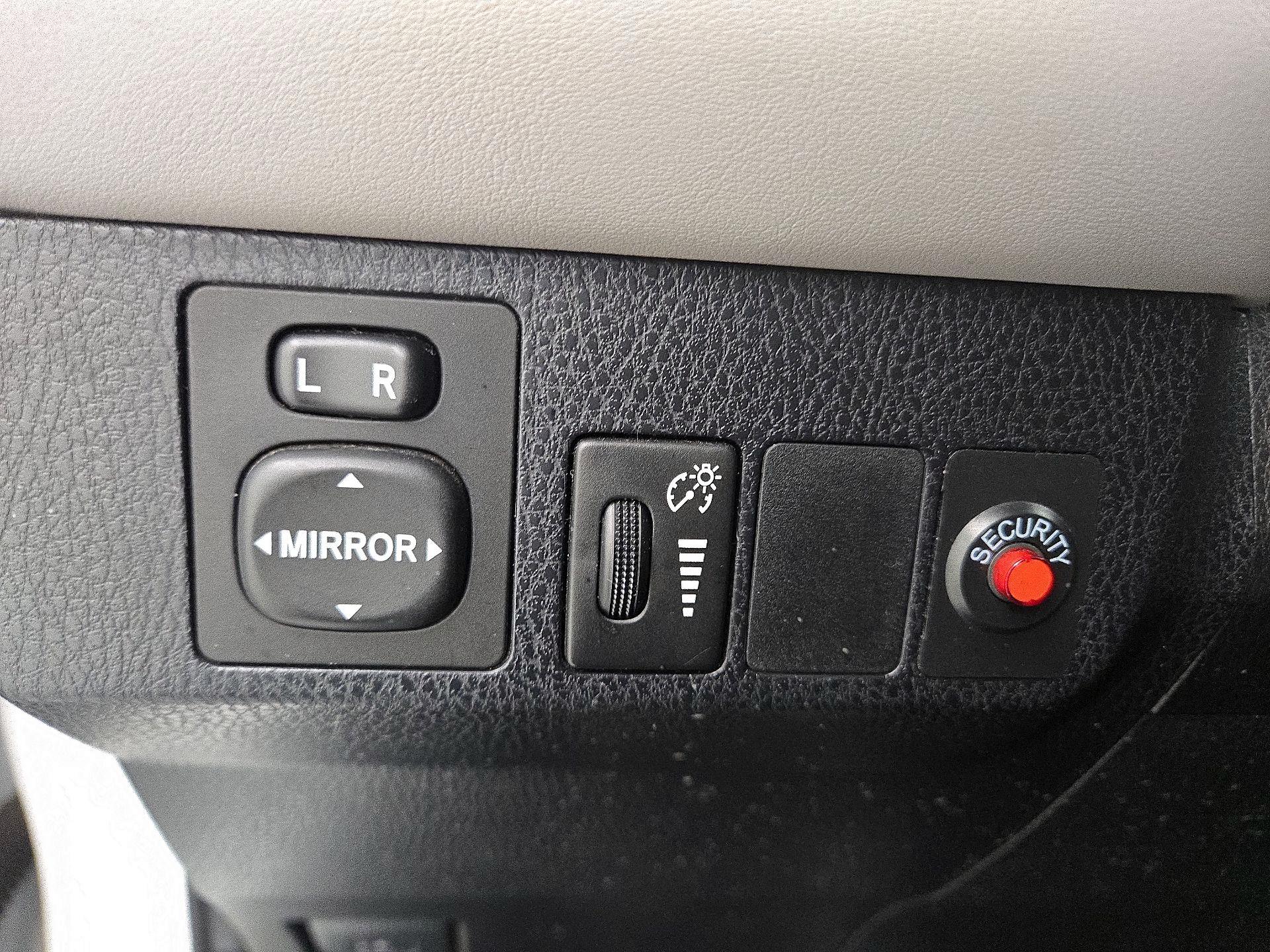 Thumbnail: 2016 Toyota RAV4 - 13