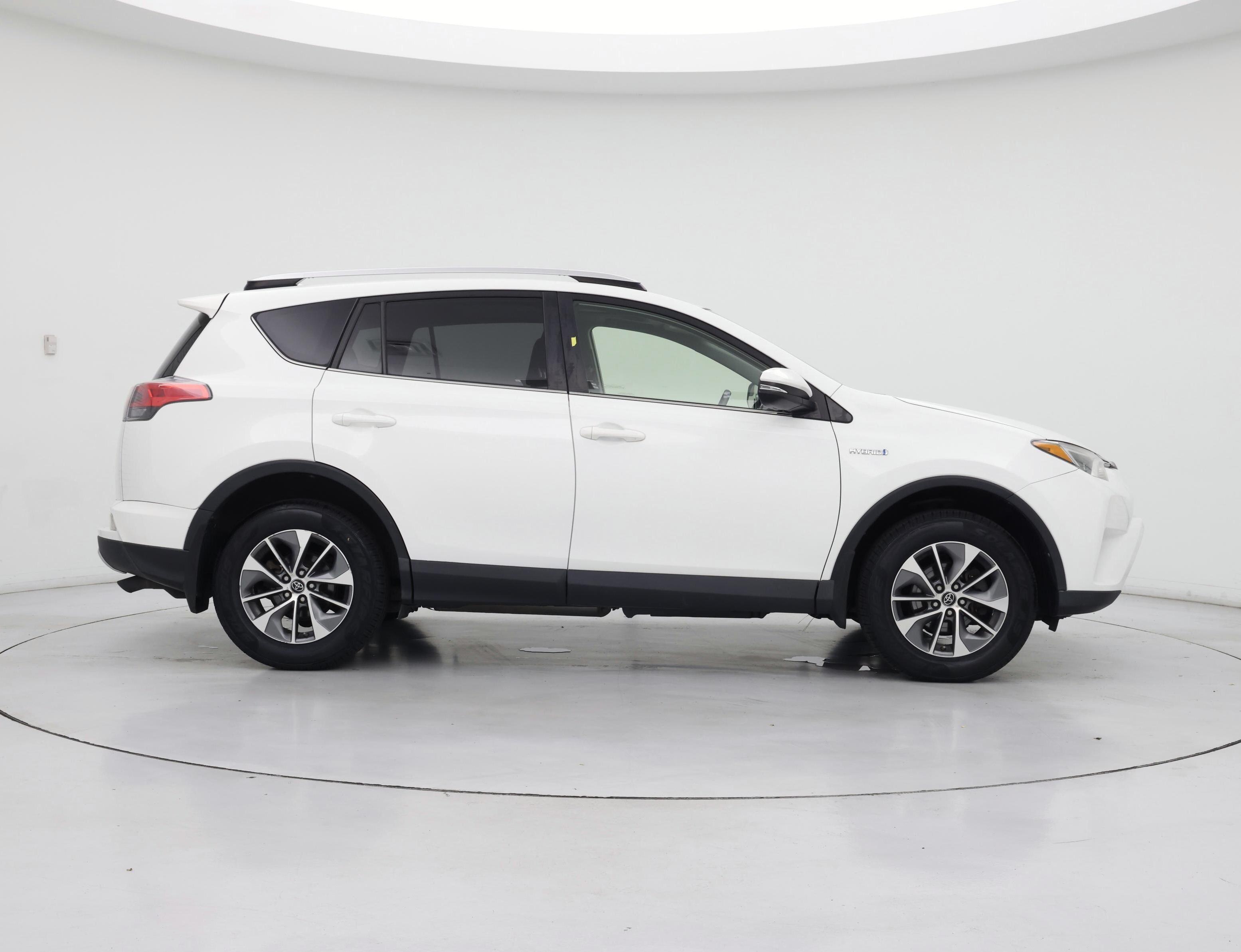 Thumbnail: 2016 Toyota RAV4 - 7