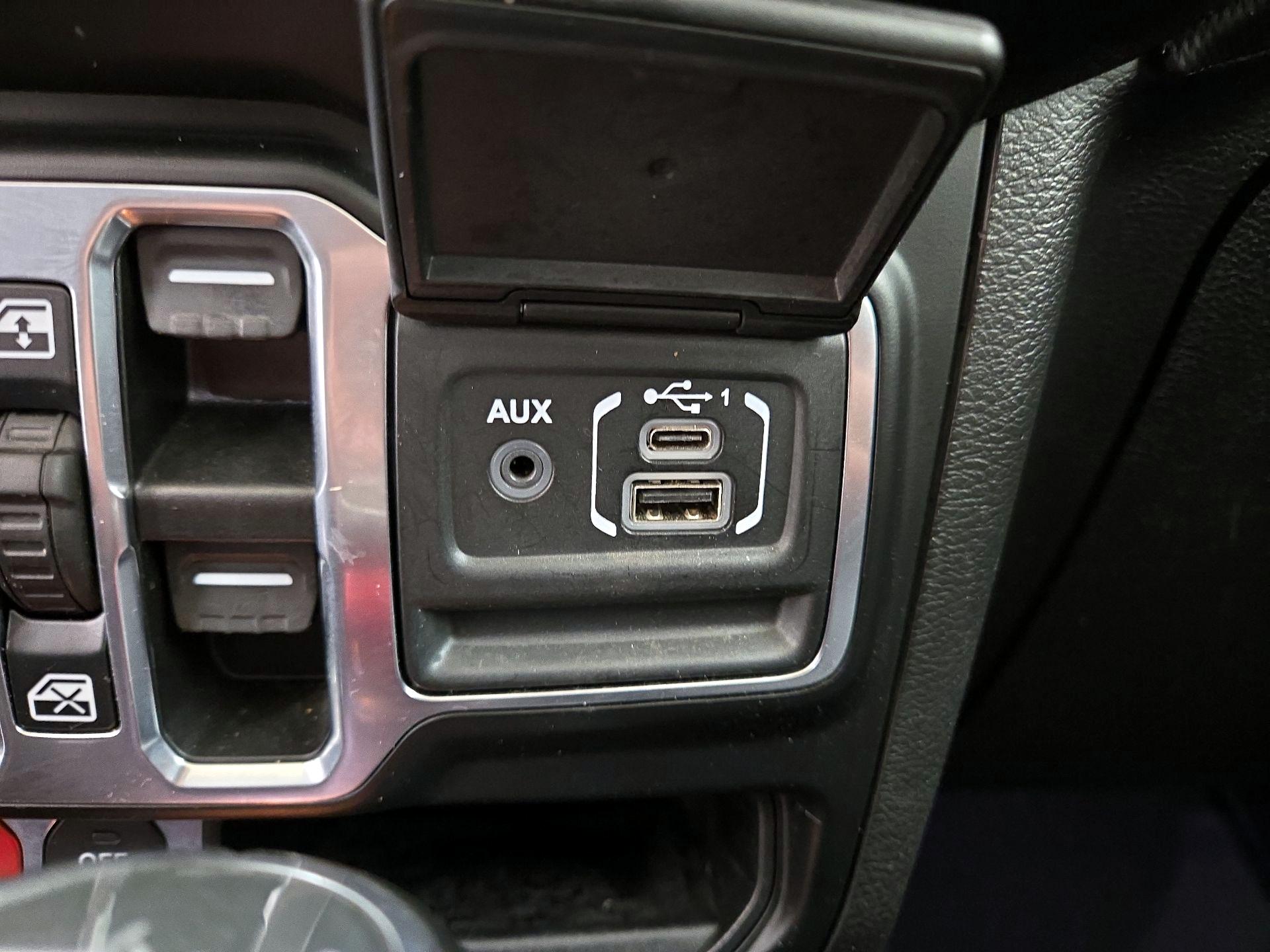 Thumbnail: 2021 Jeep Wrangler - 19