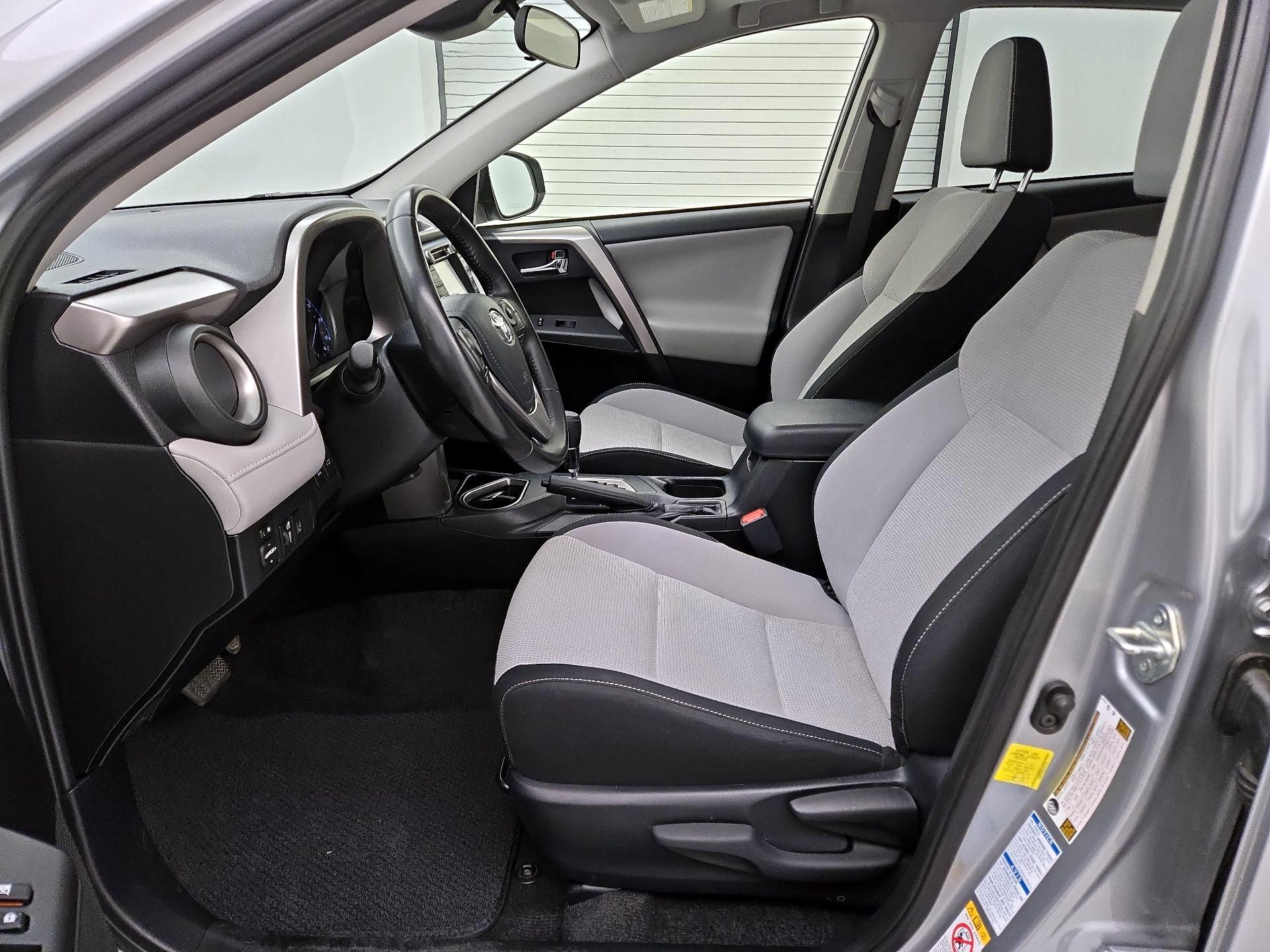 Thumbnail: 2018 Toyota RAV4 - 11