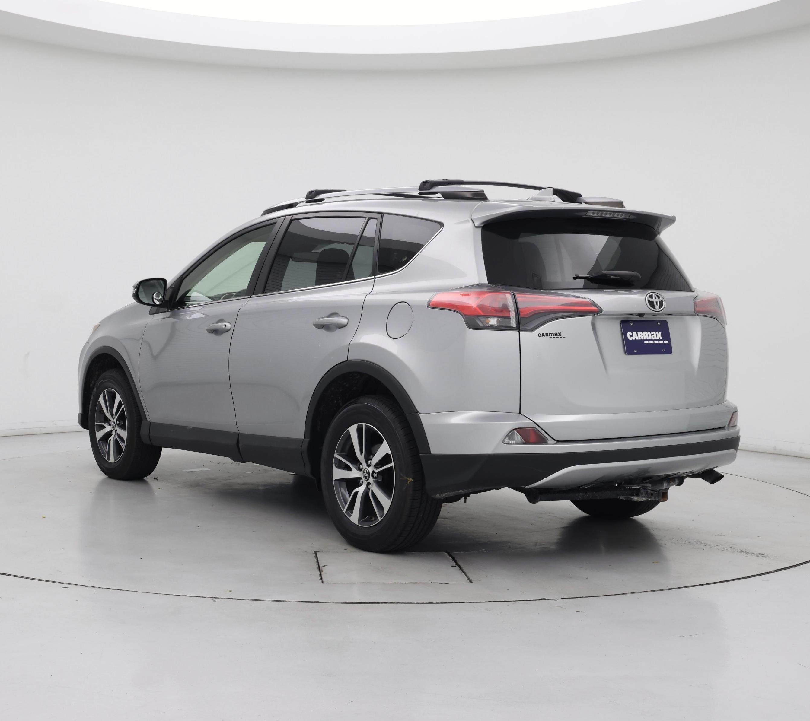 Thumbnail: 2018 Toyota RAV4 - 2