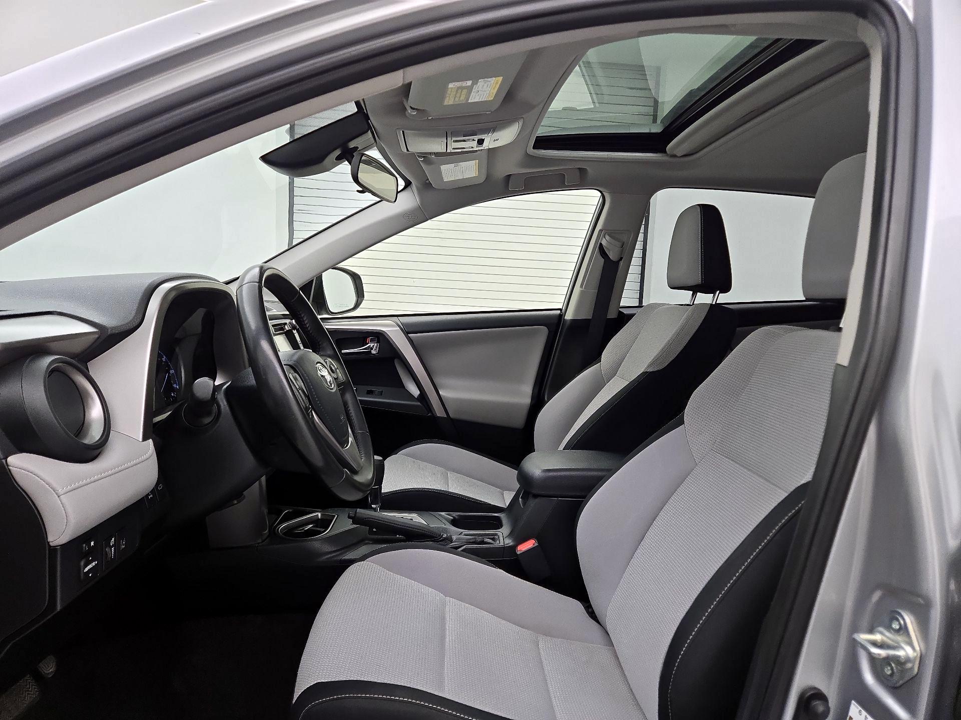 Thumbnail: 2018 Toyota RAV4 - 19