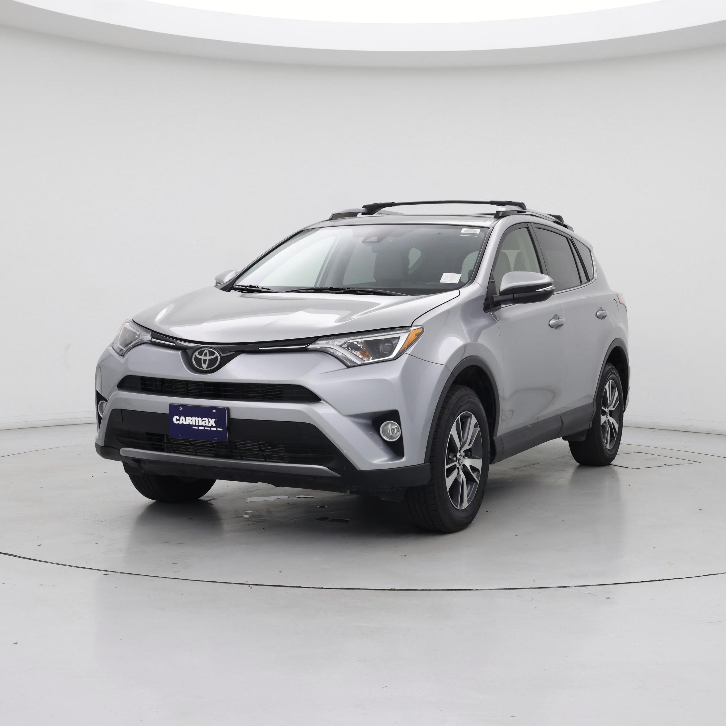 Thumbnail: 2018 Toyota RAV4 - 4