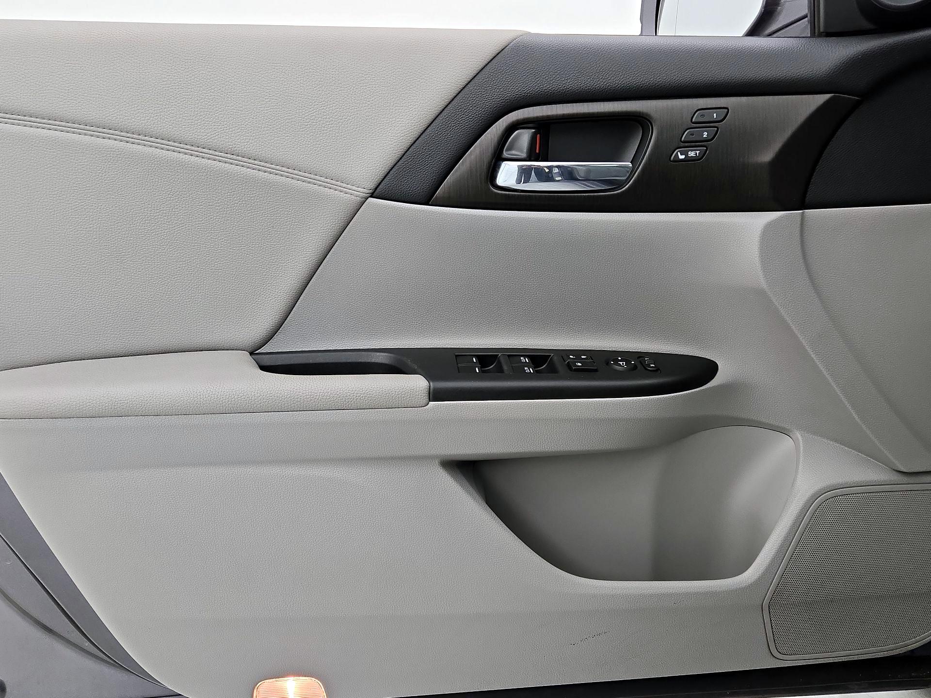 Thumbnail: 2015 Honda Accord - 12